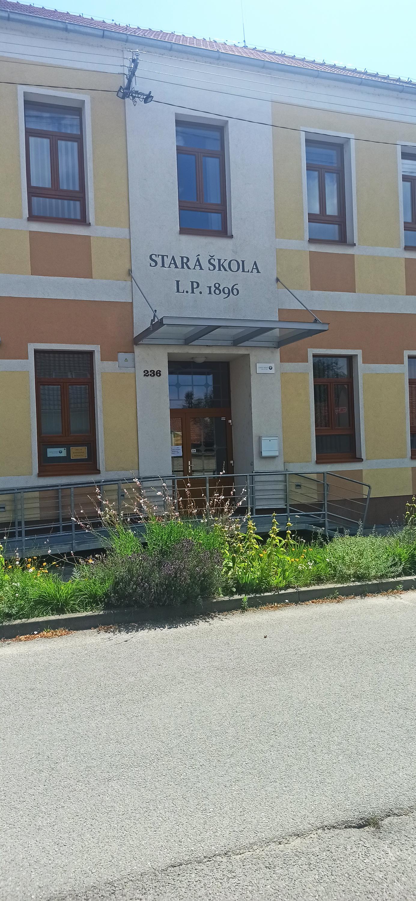 Obecní knihovna Rohatec foto 2