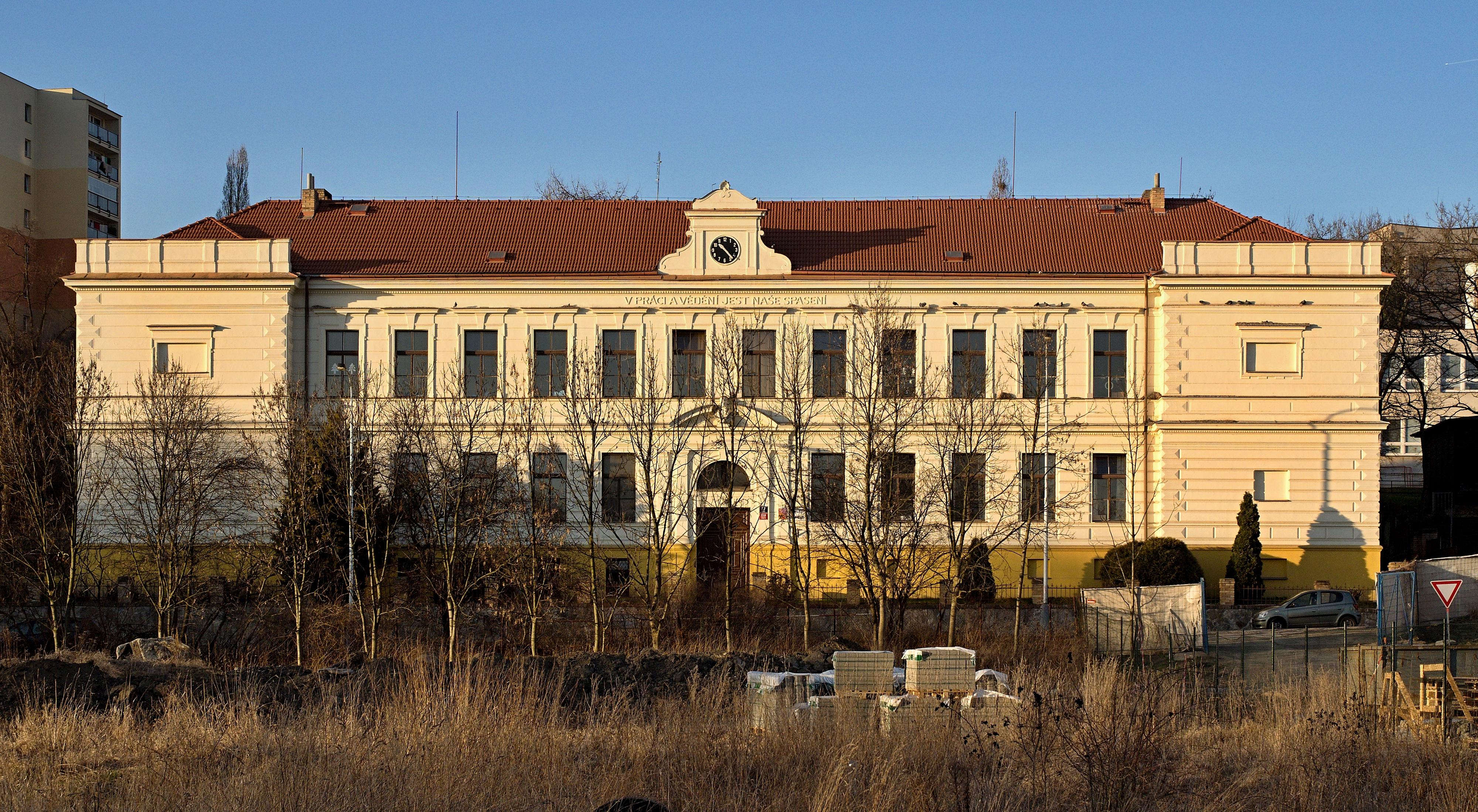 Základní škola, Praha 10, Práčská 37