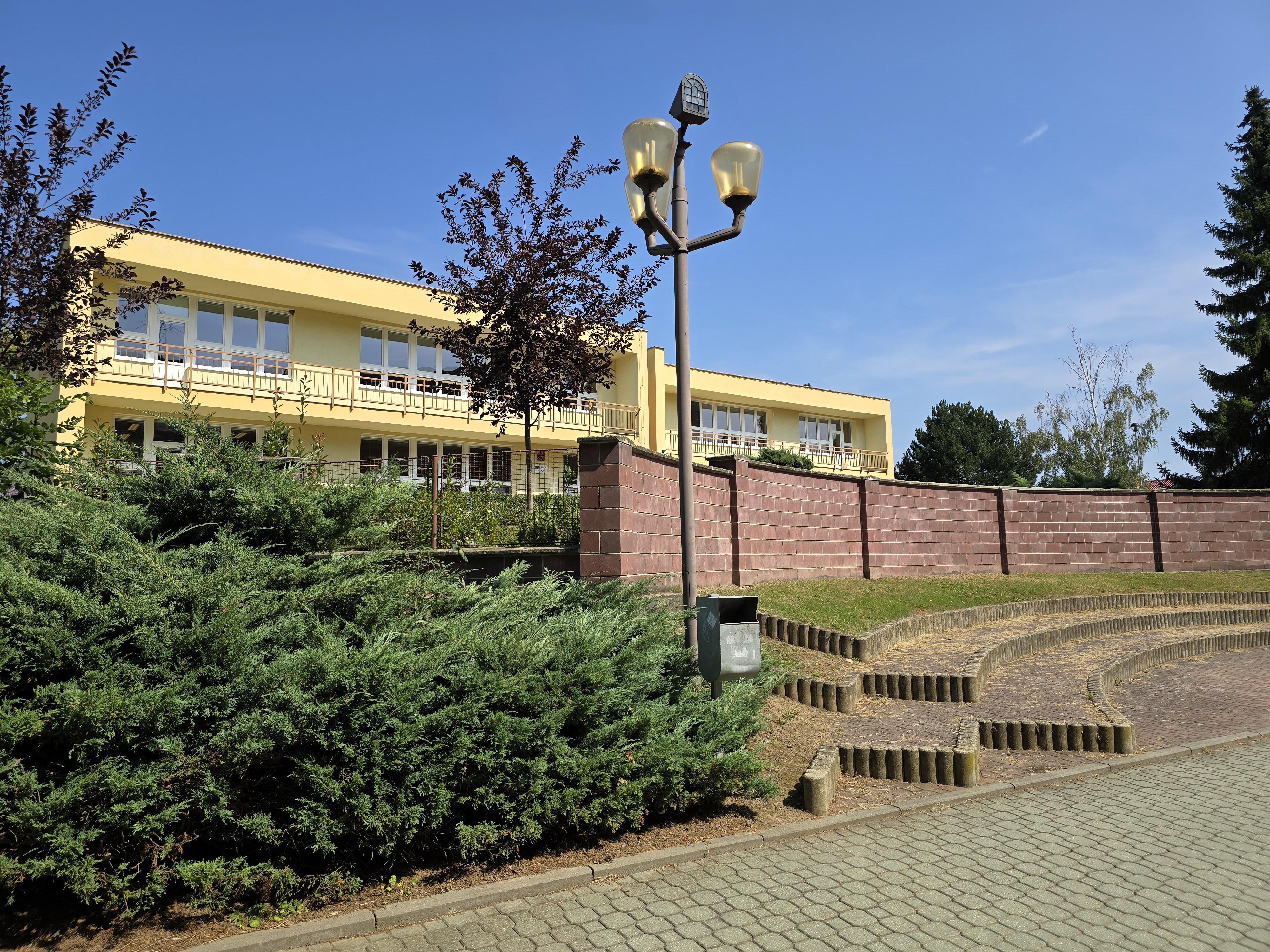 ZŠ a MŠ Kostelec na Hané foto 2