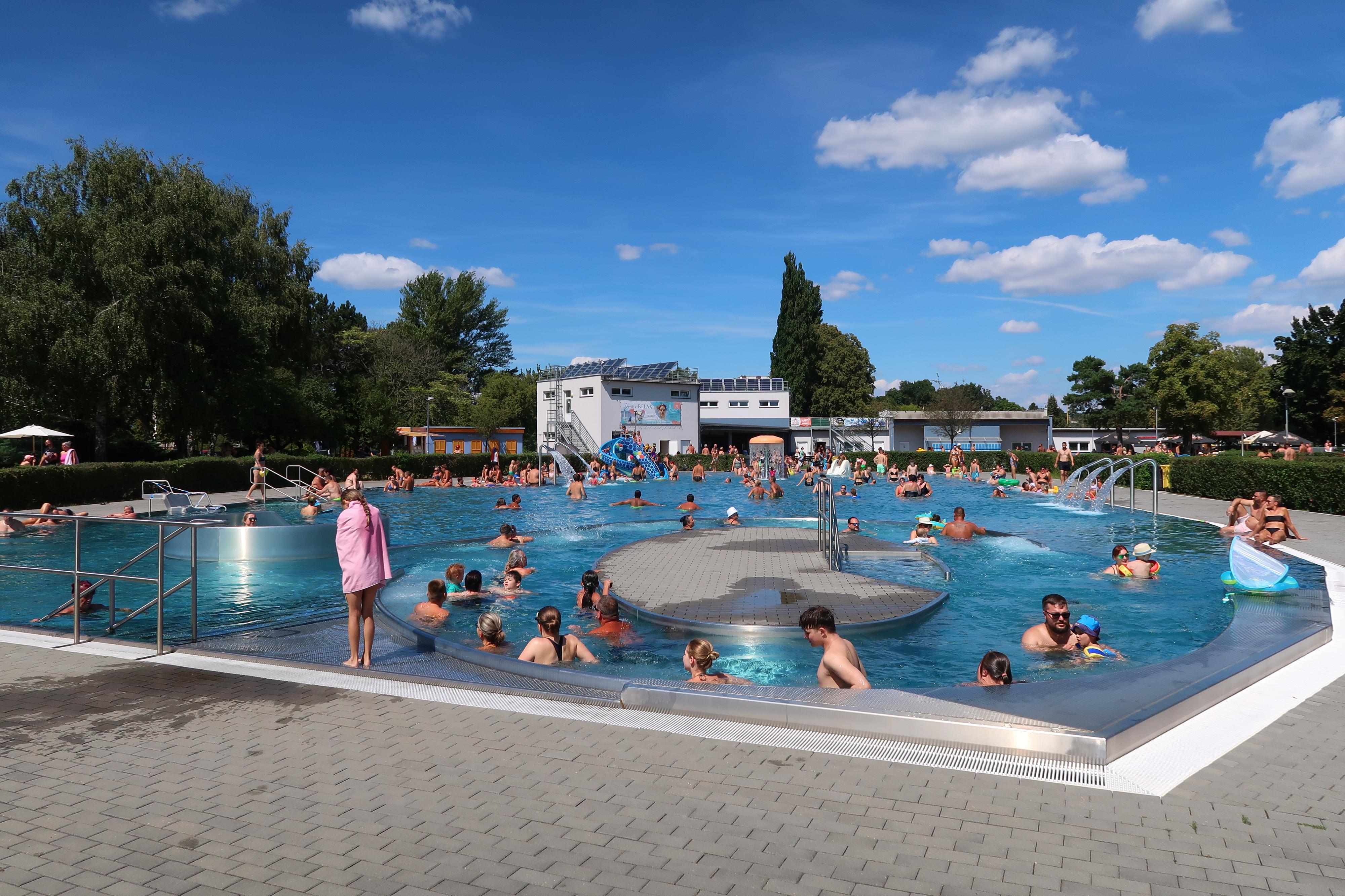 Lázně Hodonín - letní koupaliště foto 4