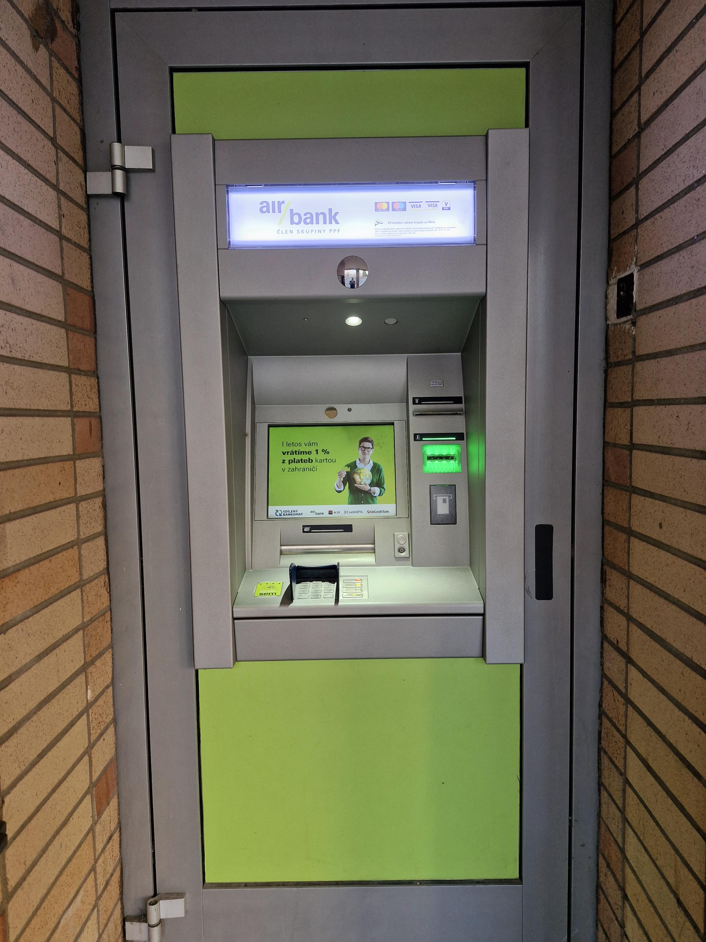 Bankomat Air Bank foto 3