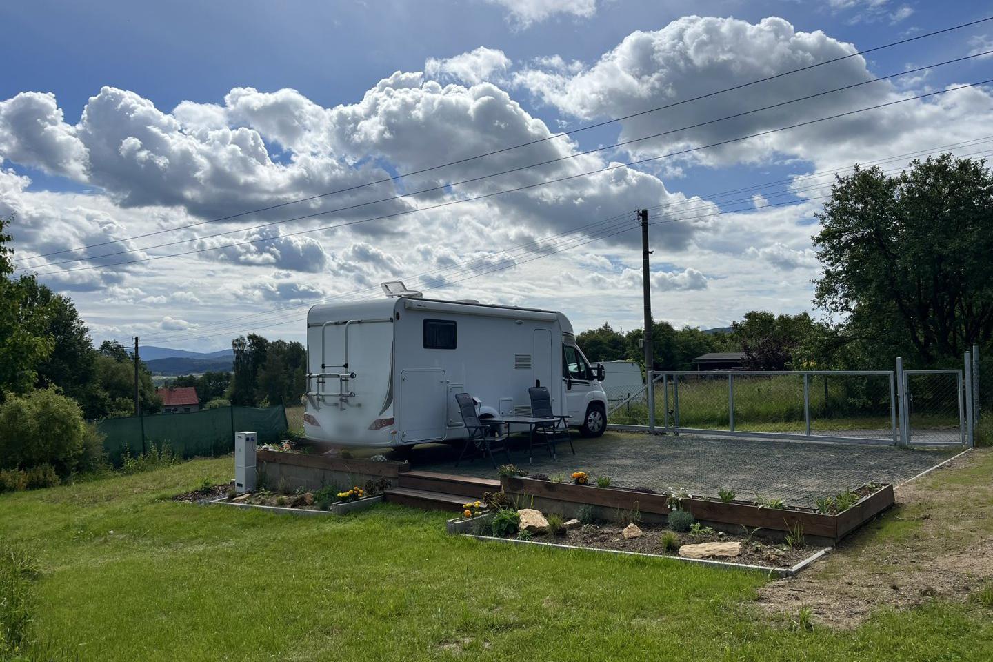 Stání pro obytné vozy a karavany pod Ještědem Bc. Radek Němeček
