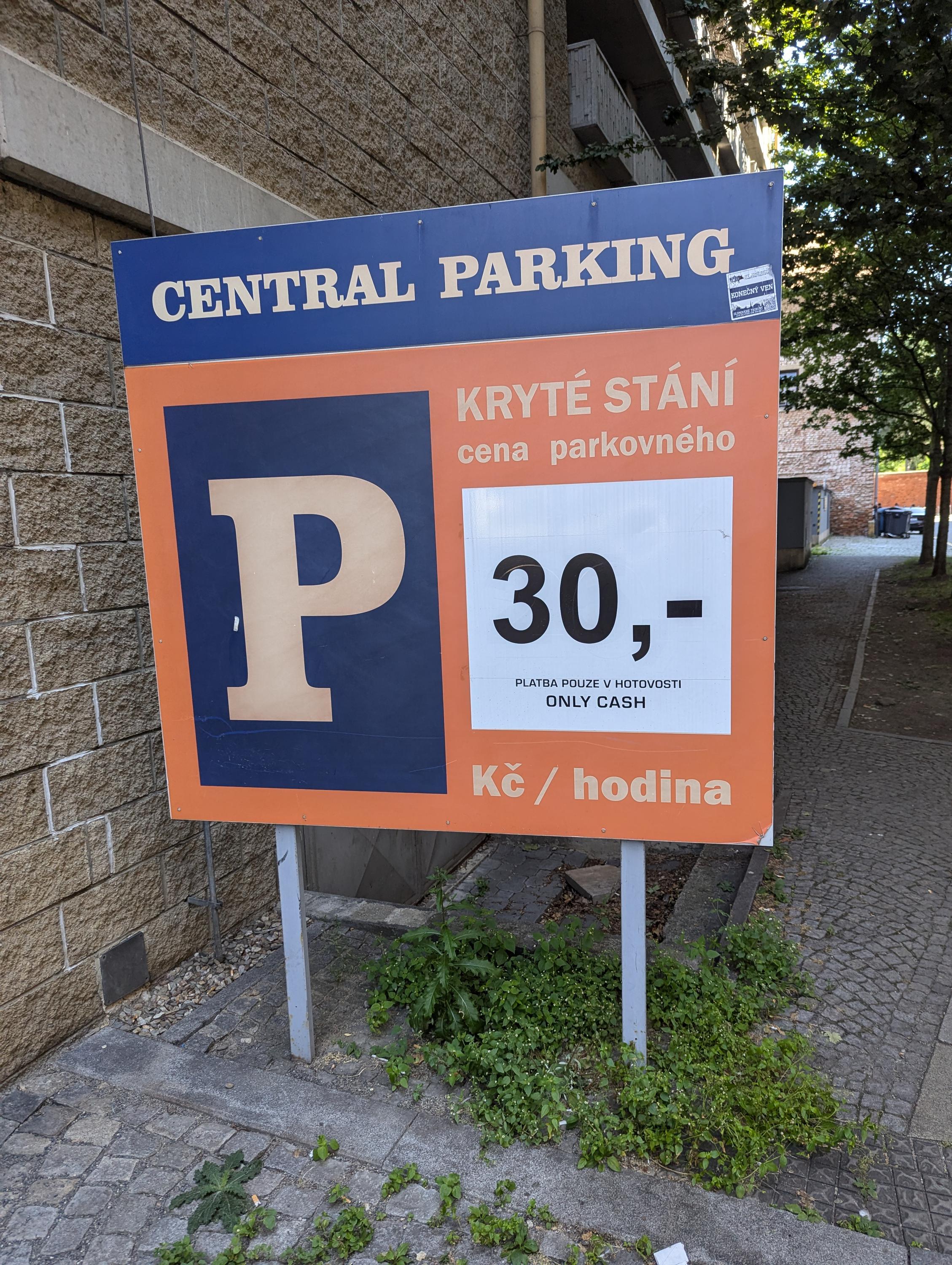 Kryté parkoviště Koželužská foto 4
