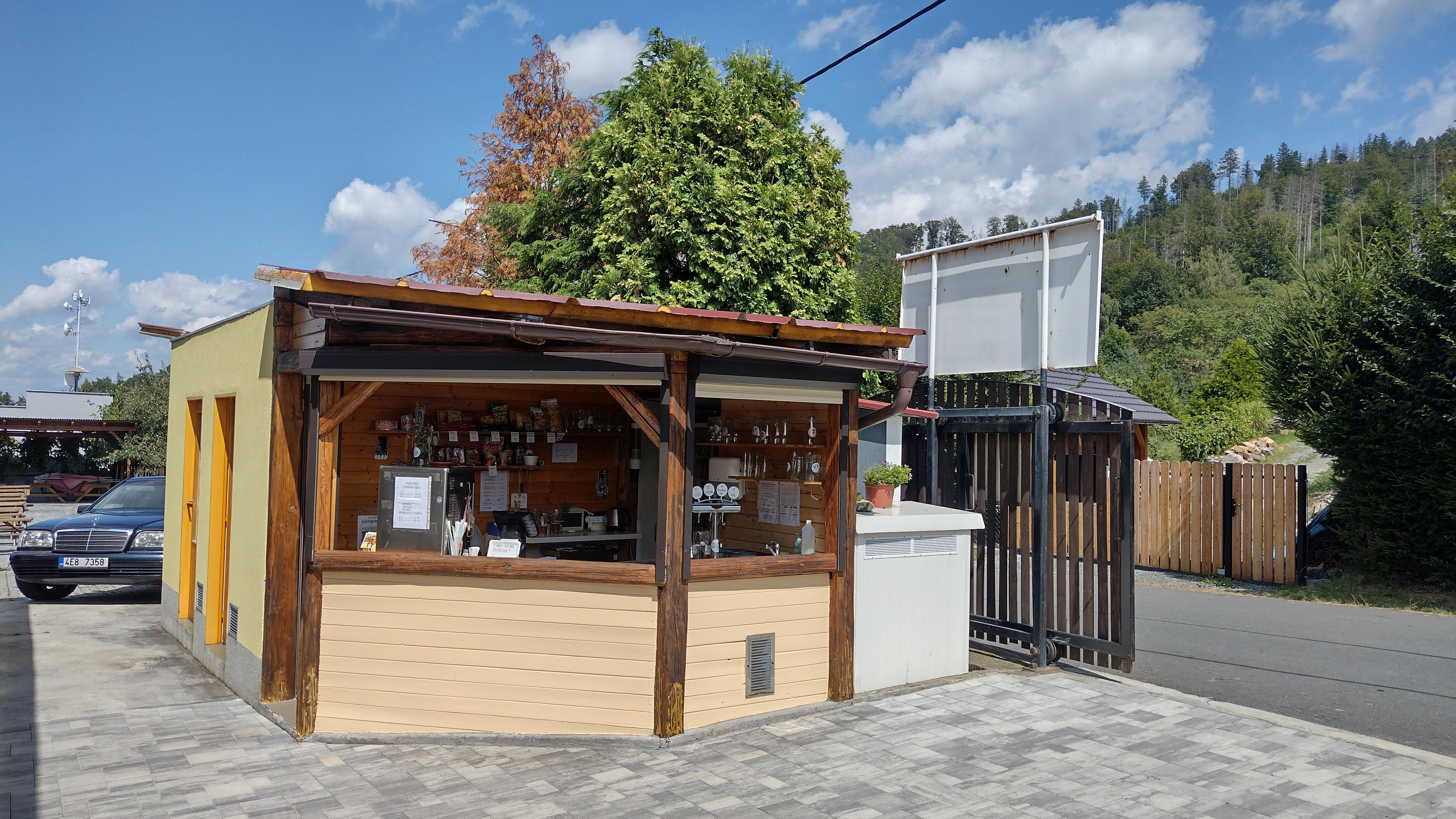 Pivovar a palírna Žlebské Chvalovice foto 2