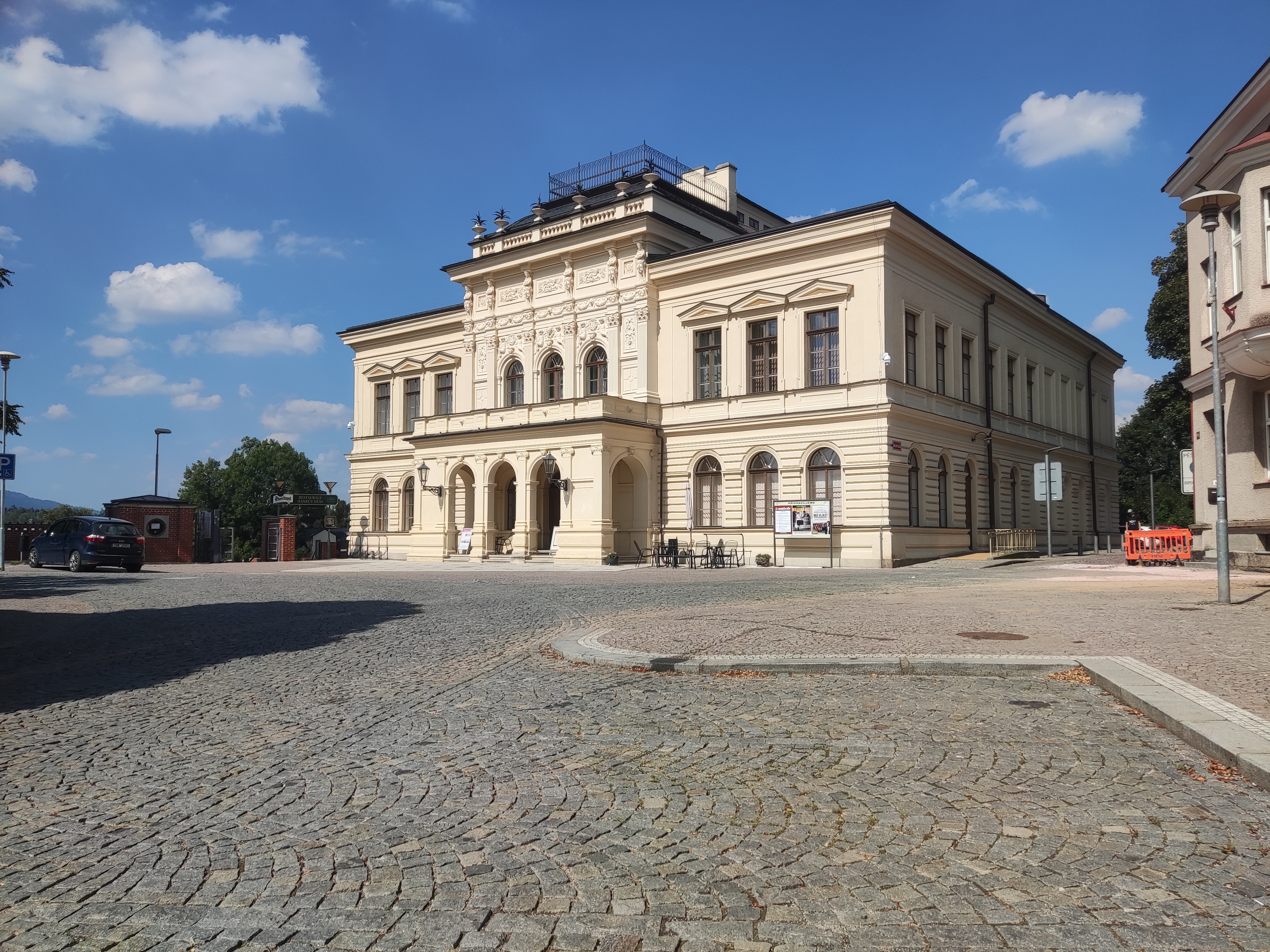 Hankův dům, městské kulturní zařízení foto 4