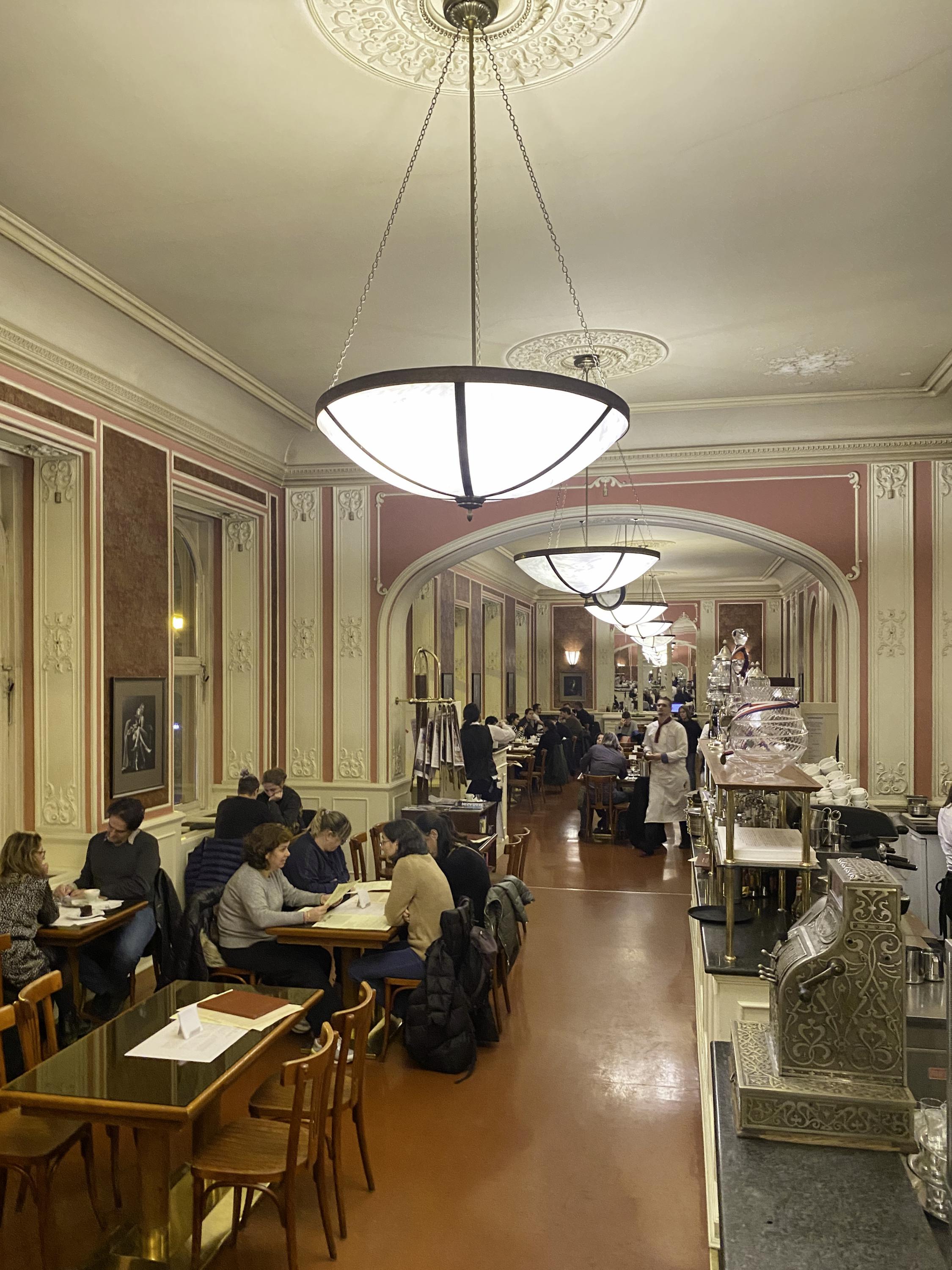 Café Louvre foto 6
