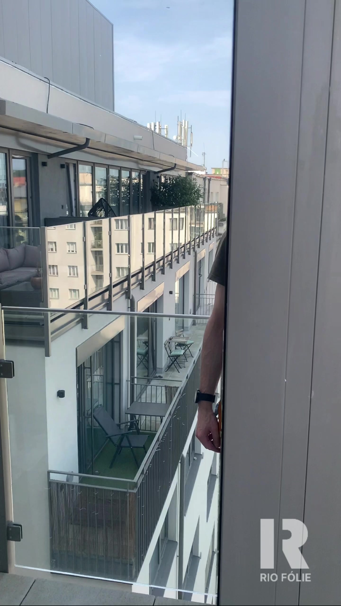 Riofólie - instalace fólie na okna foto 2 (náhled videa)