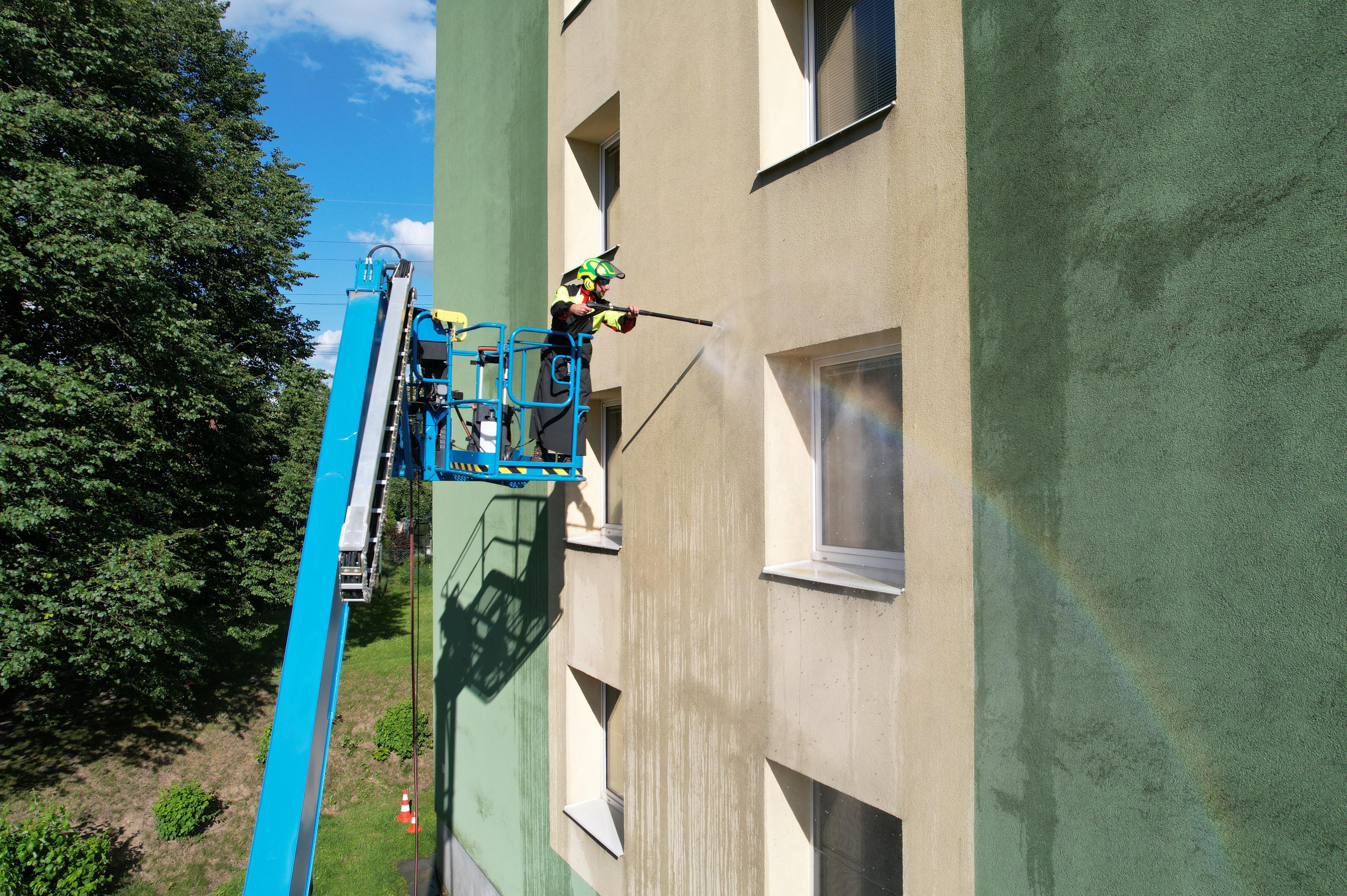 SPANTIK CZ s.r.o. - mytí fasád