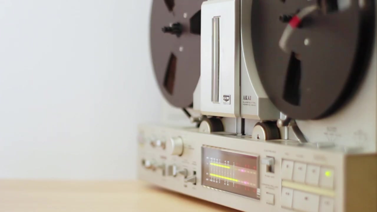 Voiceover studio foto 2 (náhled videa)
