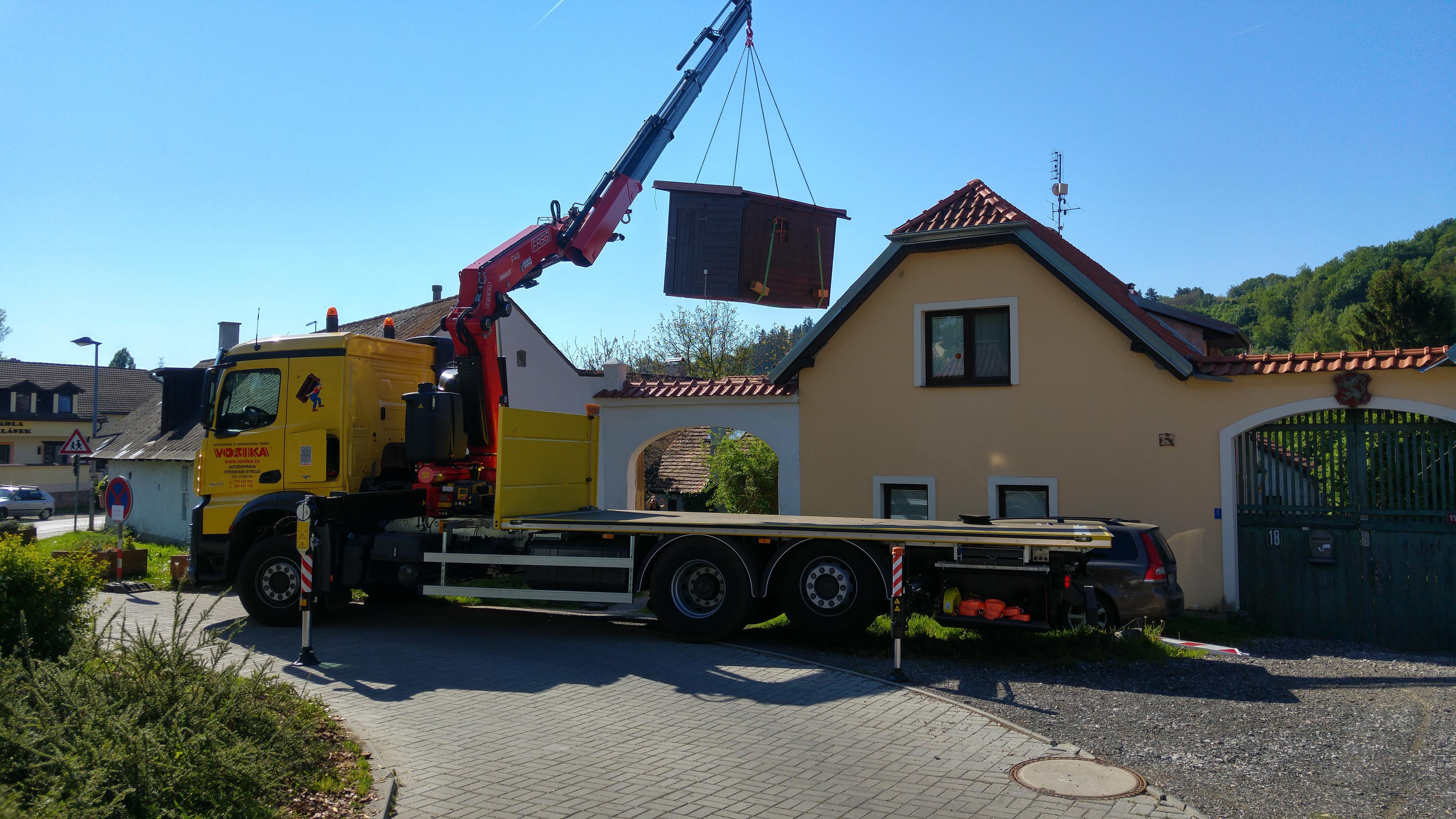 VOSIKA - Stěhování strojů, autodoprava s hydraulickou rukou foto 3