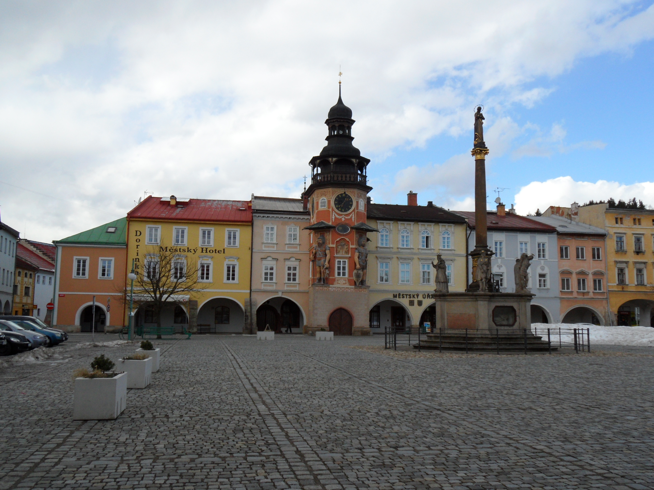 Hostinné - městský úřad foto 3