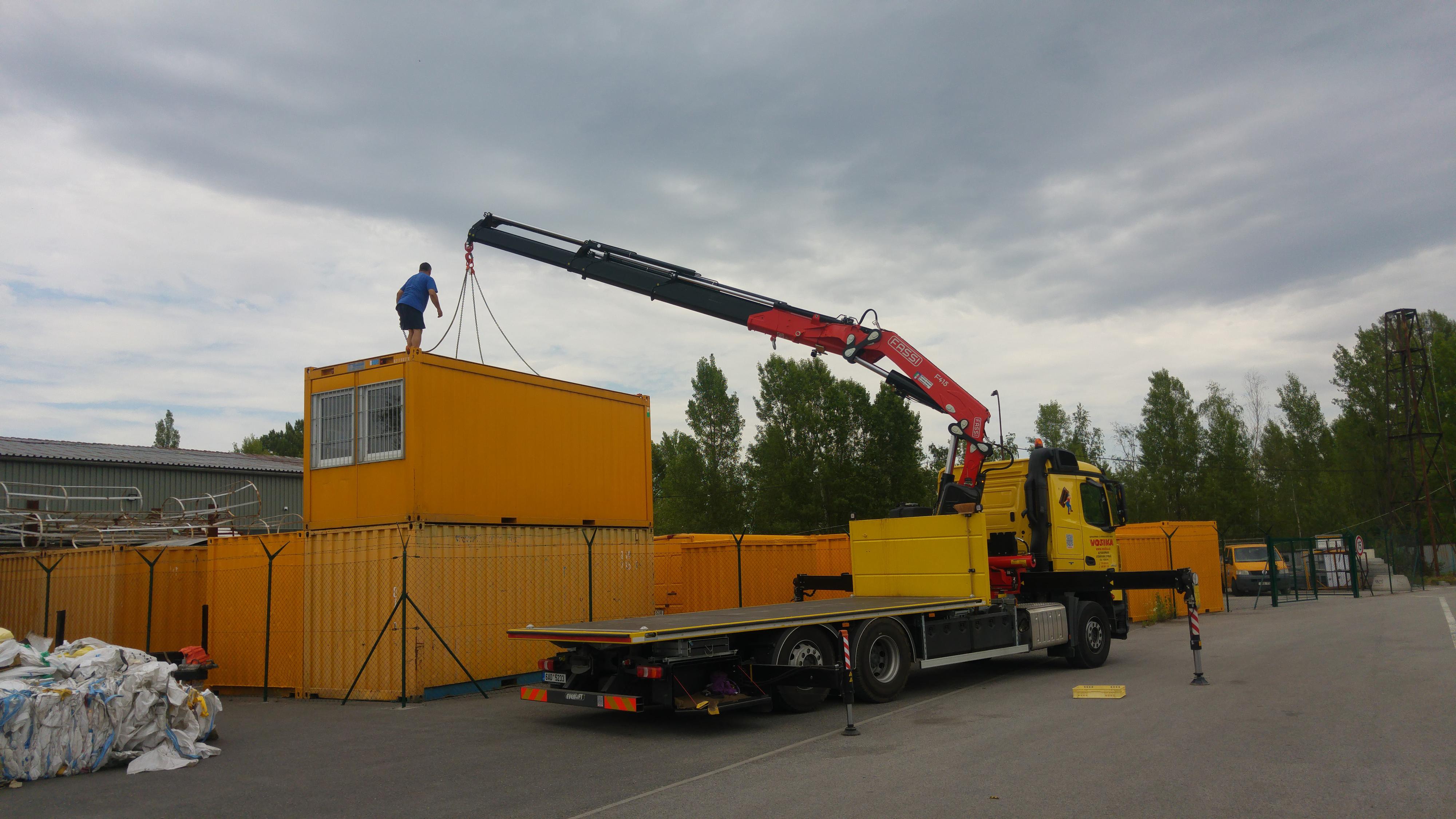 VOSIKA - Stěhování strojů, autodoprava s hydraulickou rukou foto 5