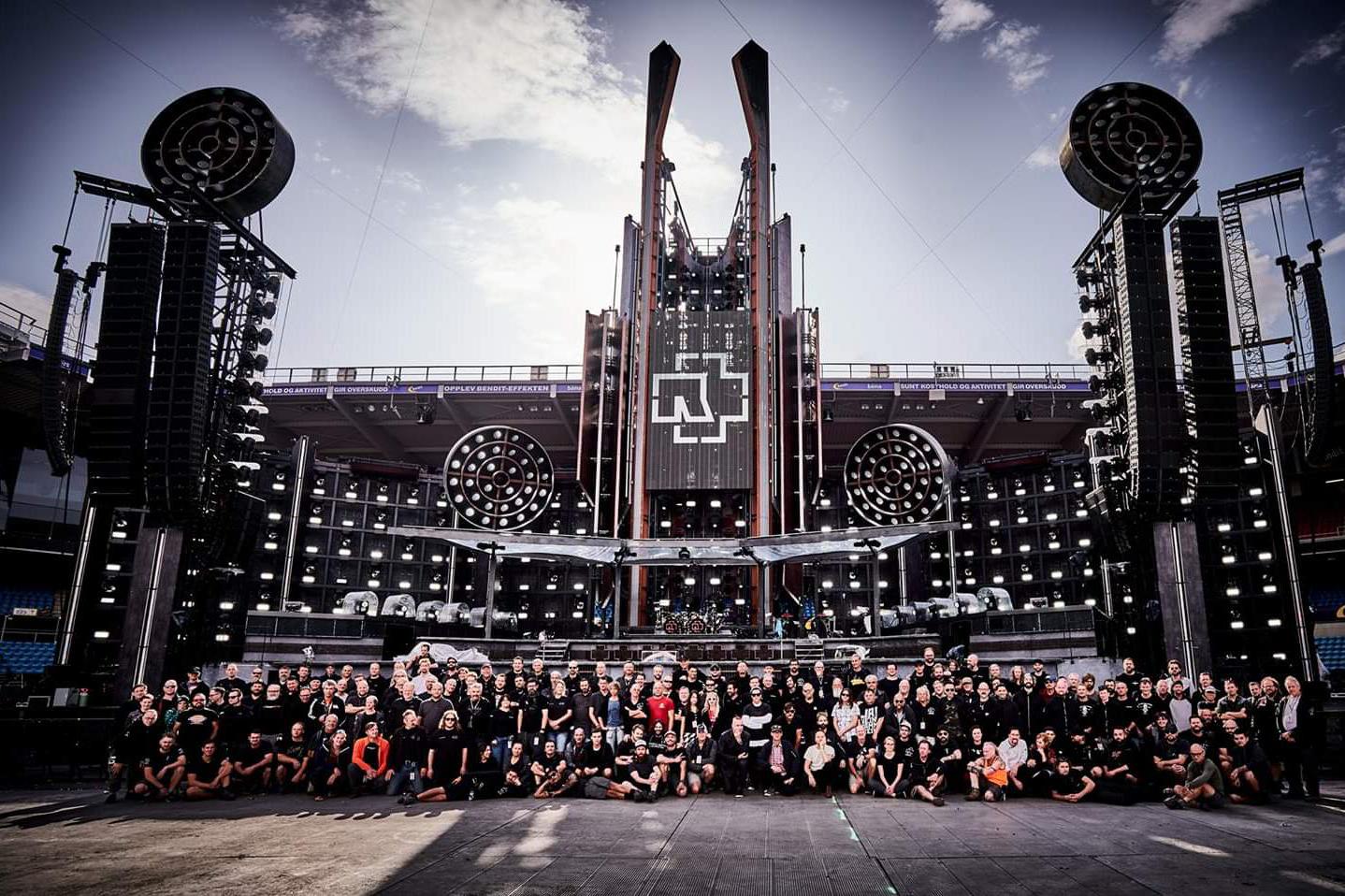 I AM THE STAGE, s.r.o.