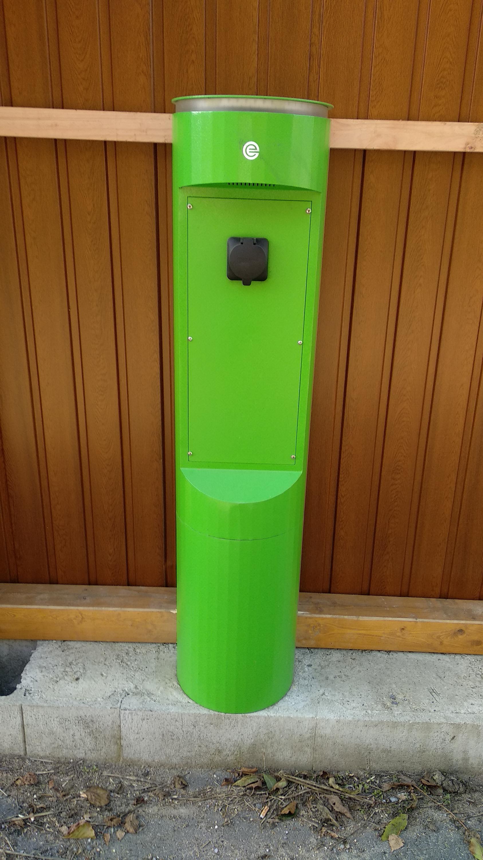 Nabíjecí stanice FIAPO foto 2