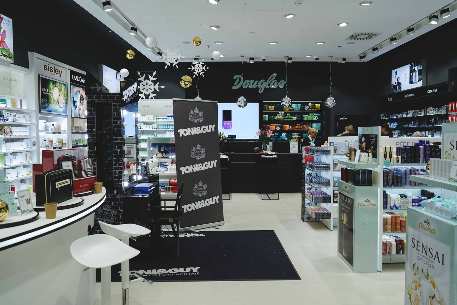Parfumerie Douglas foto 4