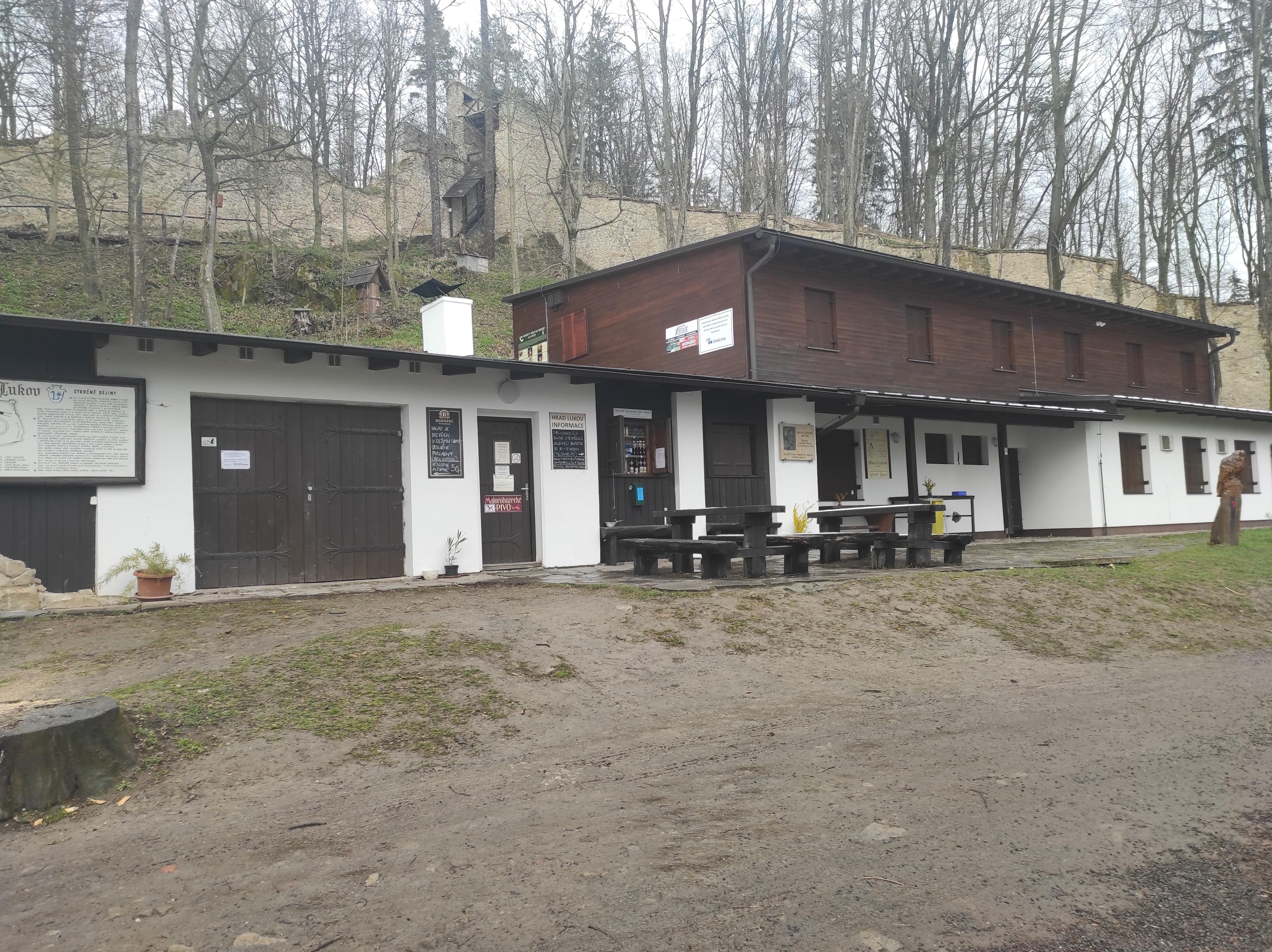 Hospůdka na hradě Lukov foto 5