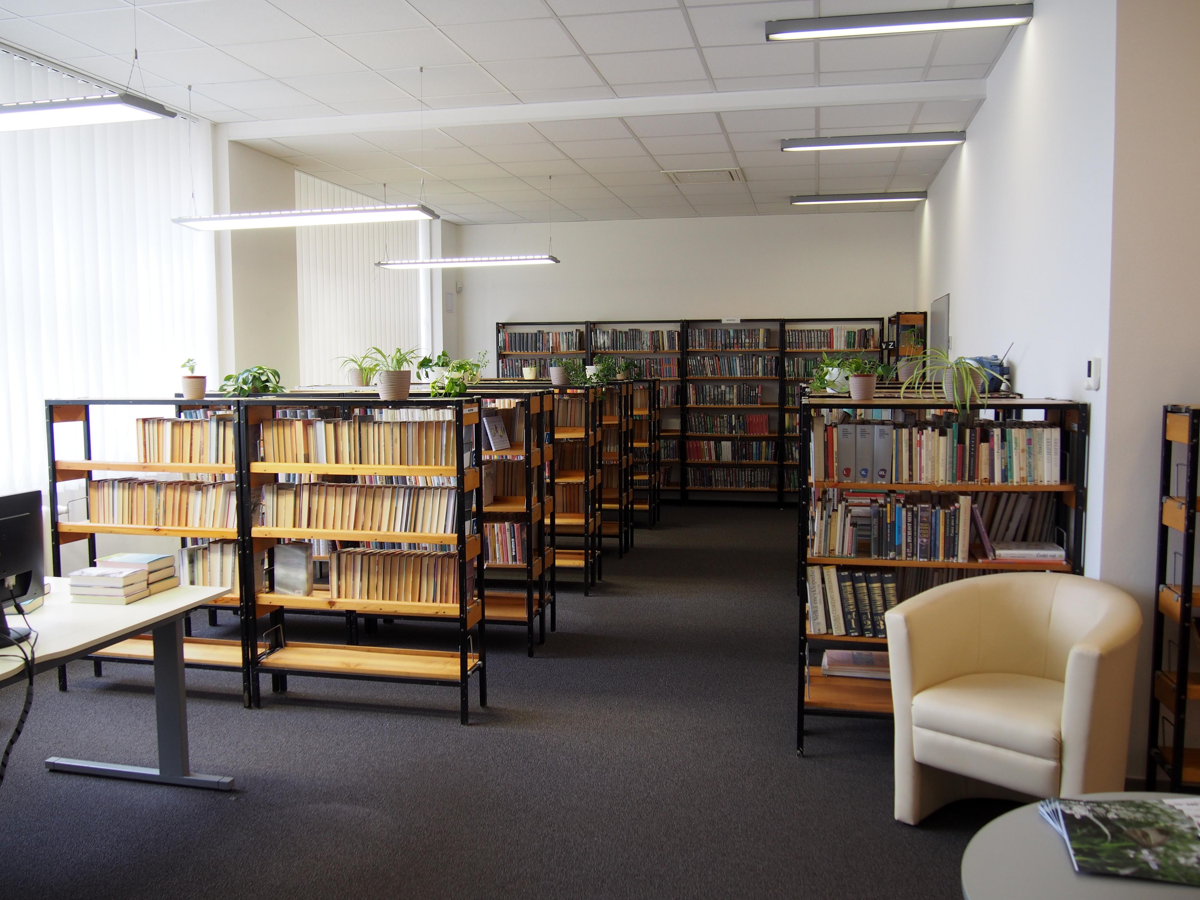 Veřejná knihovna Jaromíra Balcárka ve Velké Bystřici foto 3