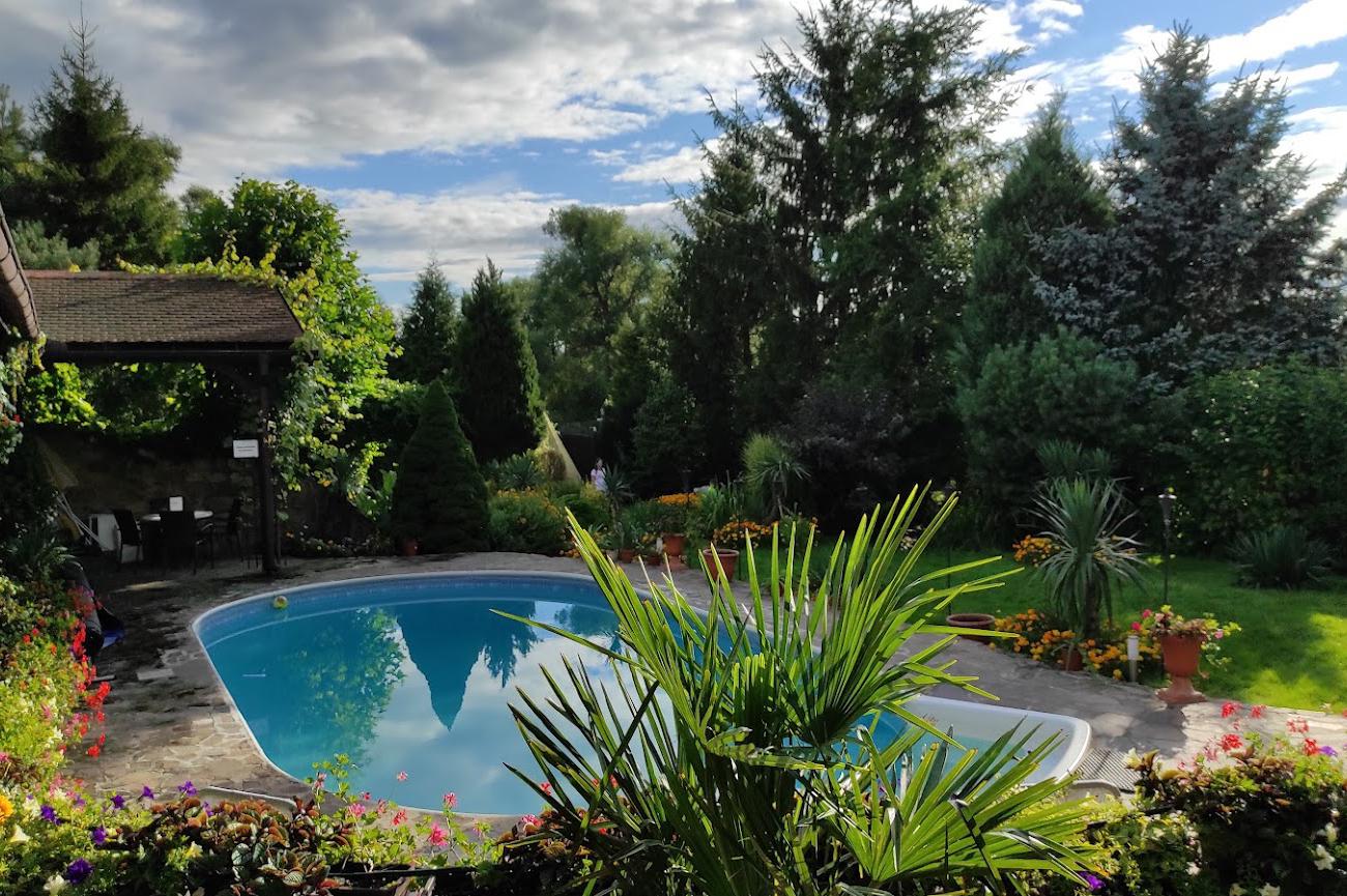 Royal Garden Apartments