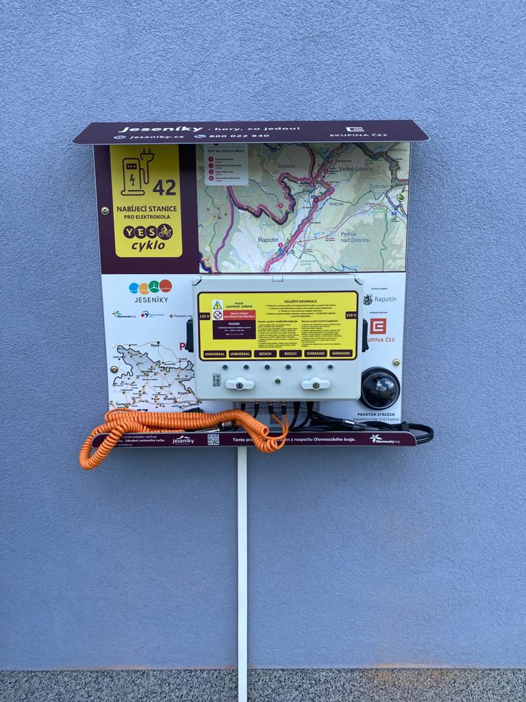 Nabíjecí stanice Muzeum Rapotínské sklárny foto 2