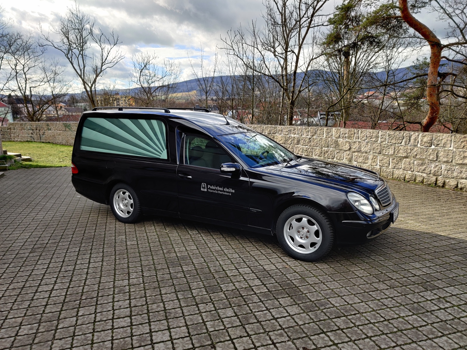 POHŘEBNÍ SLUŽBA MARCELA BARTOŇOVÁ foto 4