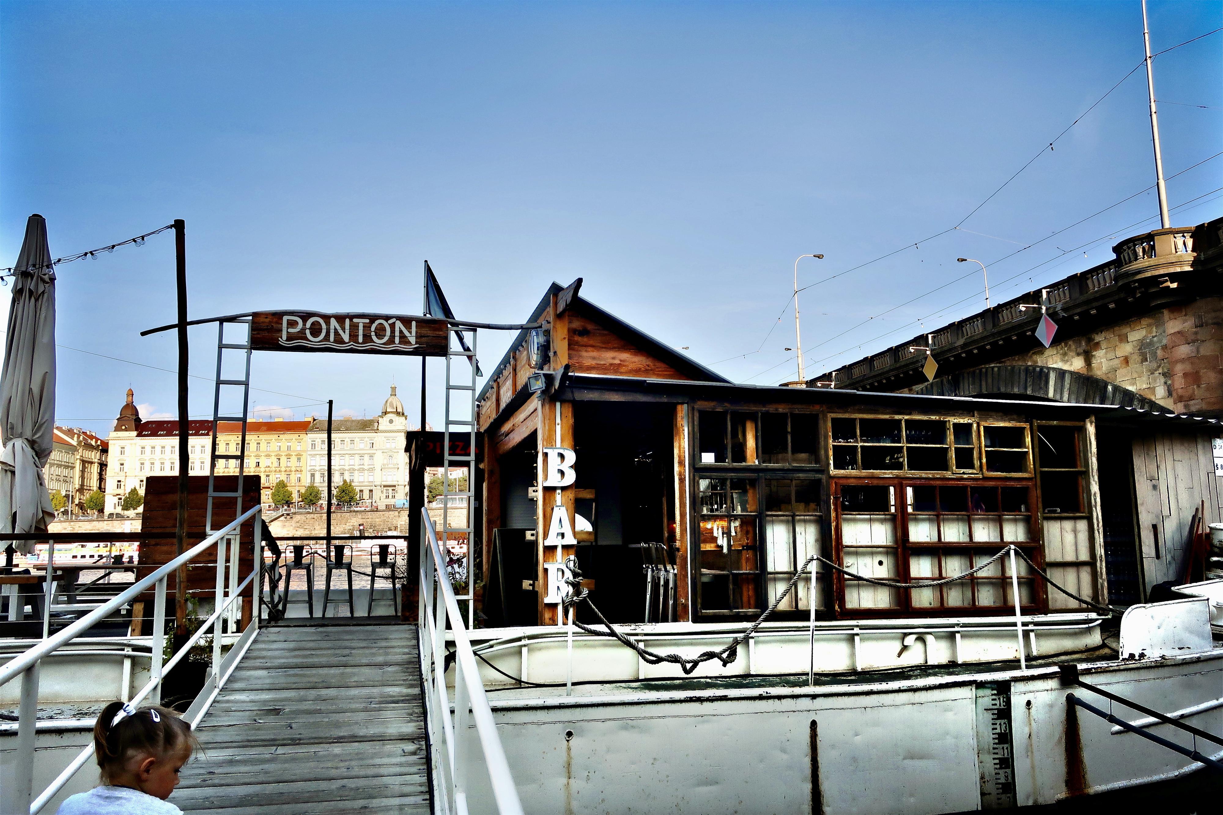 Ponton Prague foto 3