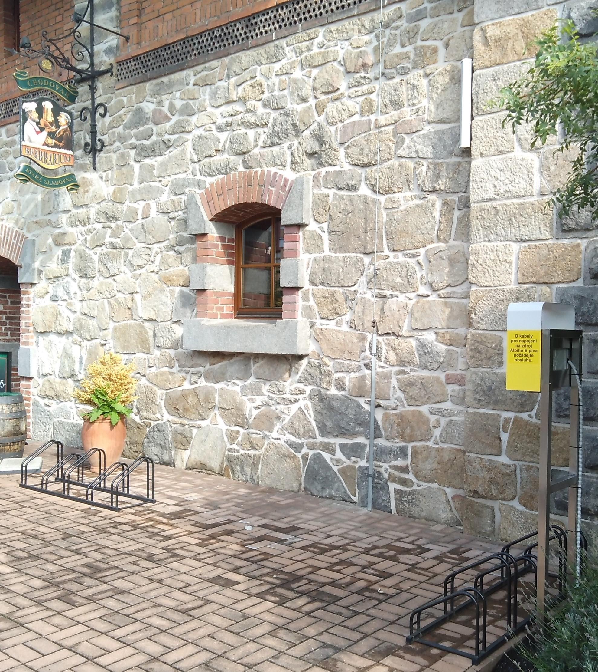 Nabíjecí stanice Beerrarium Stará Sladovna foto 6
