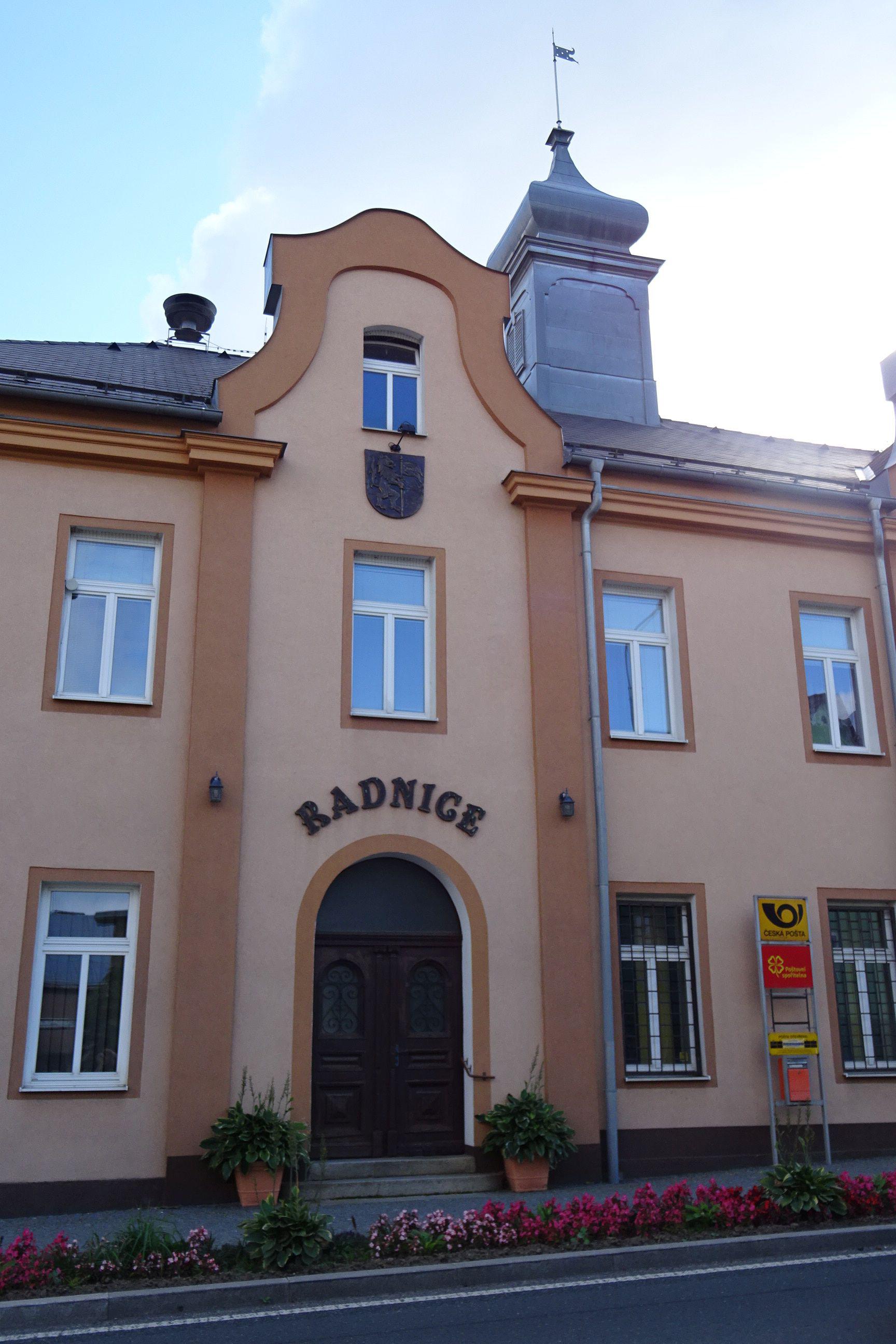 Chodová Planá - úřad městyse foto 4