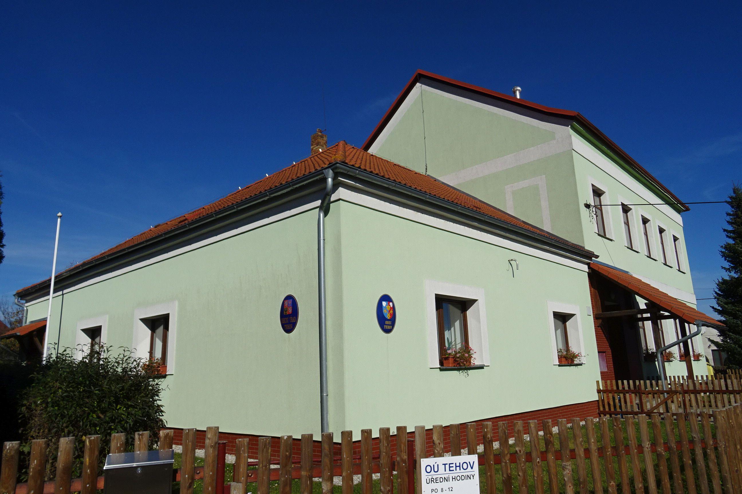 Tehov - obecní úřad foto 2