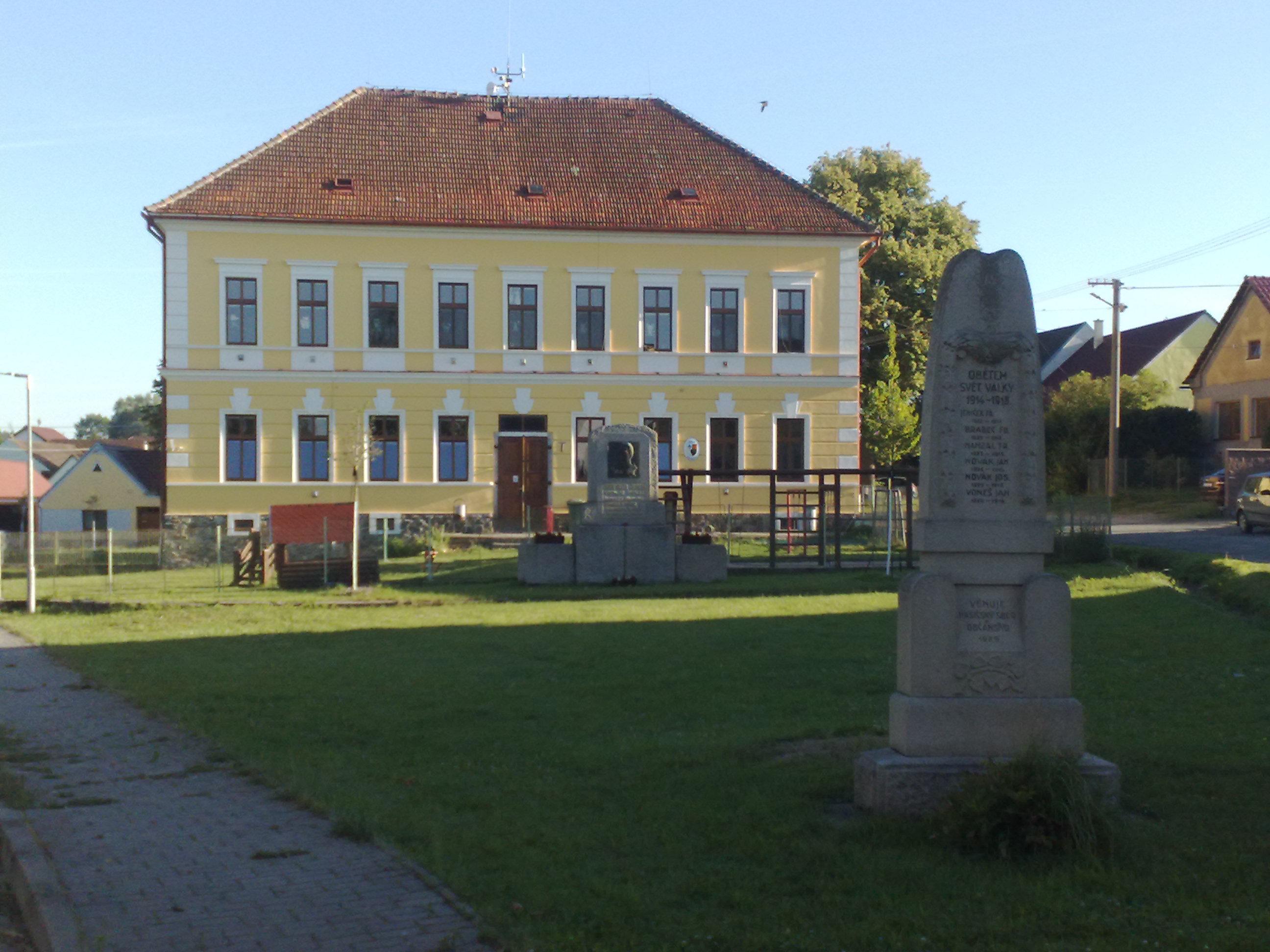 Mateřská škola U Rybníčka Zlukov foto 3