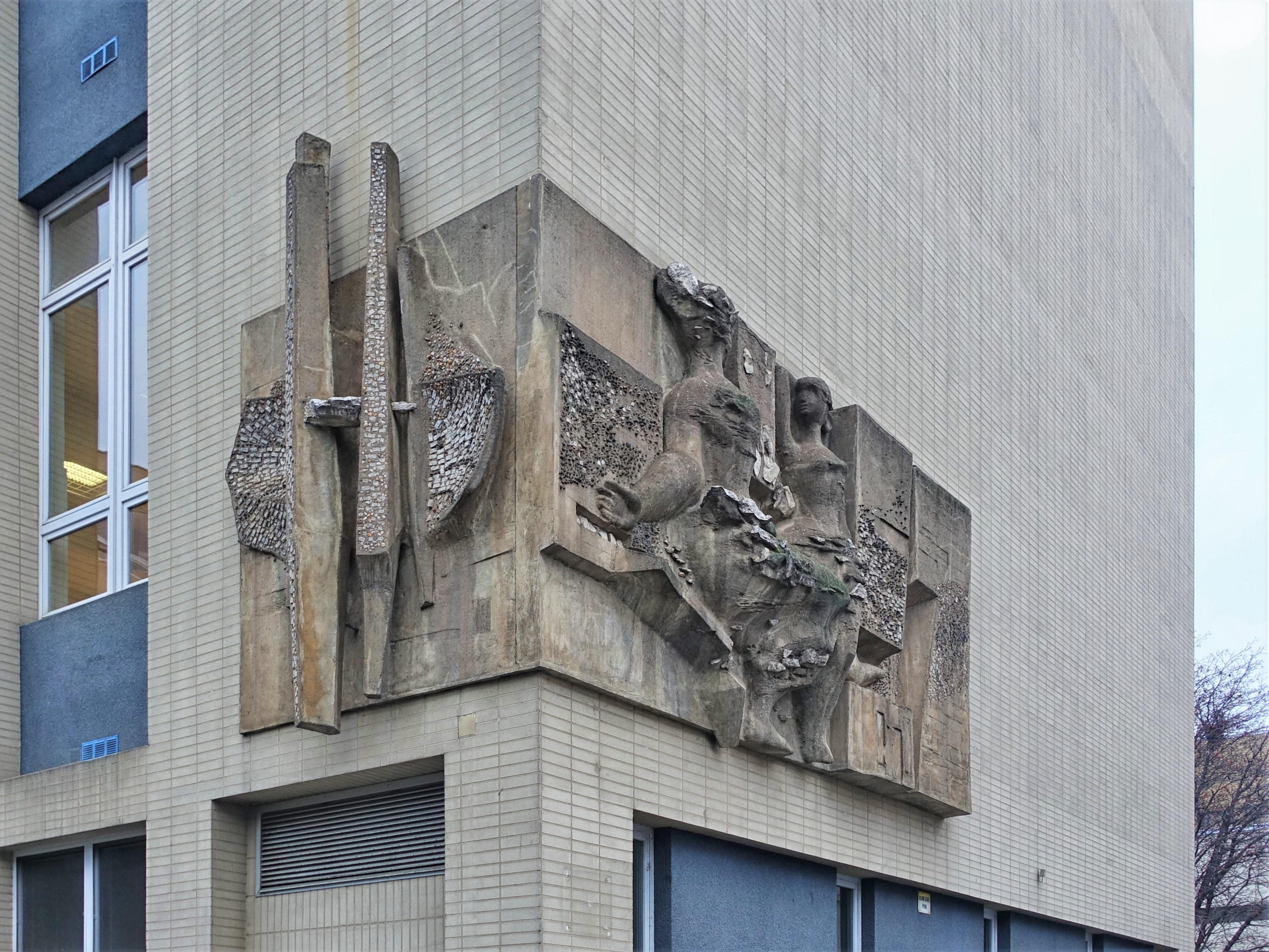 Gymnázium Praha 7, Nad Štolou foto 2