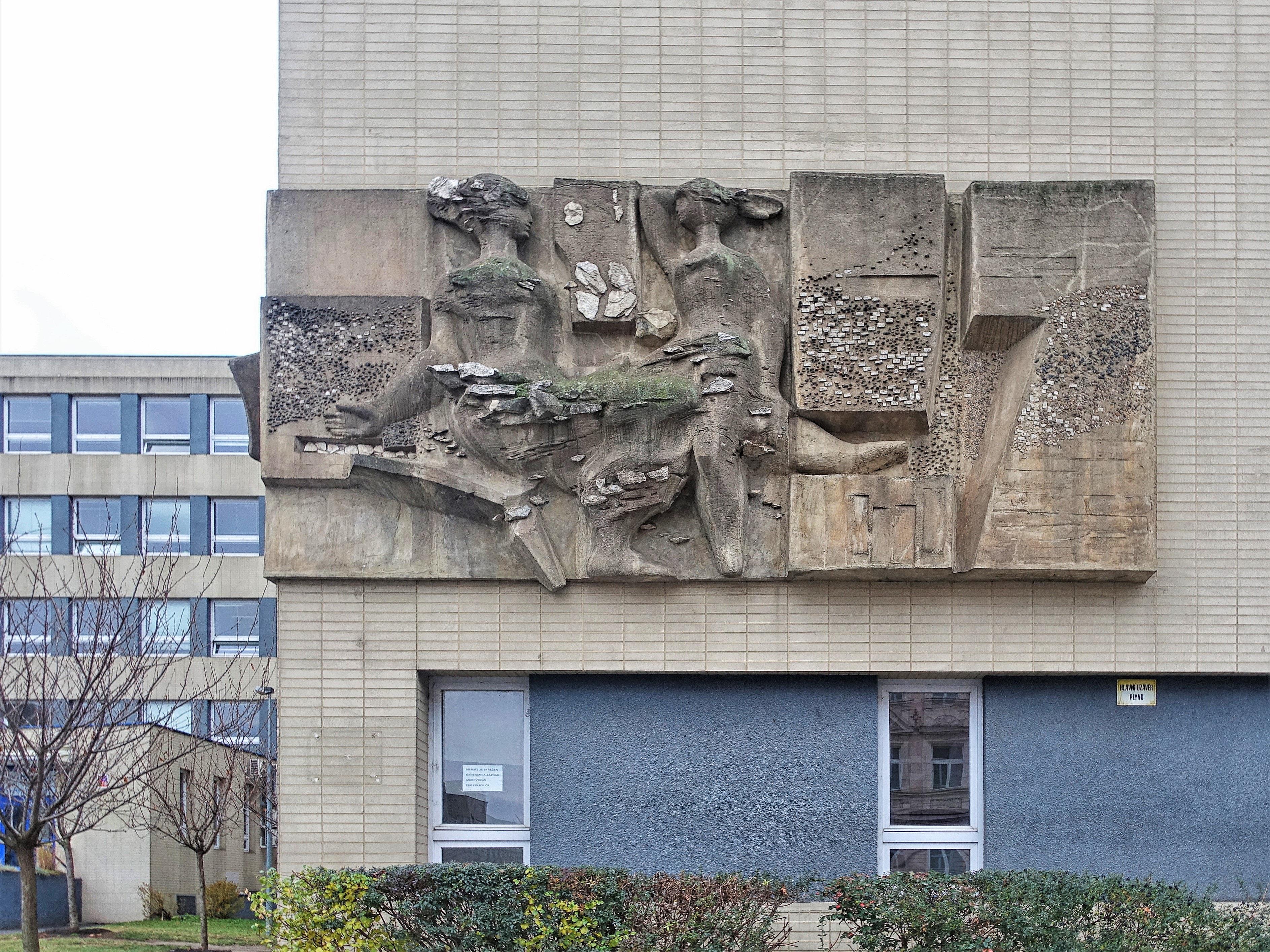 Gymnázium Praha 7, Nad Štolou foto 3