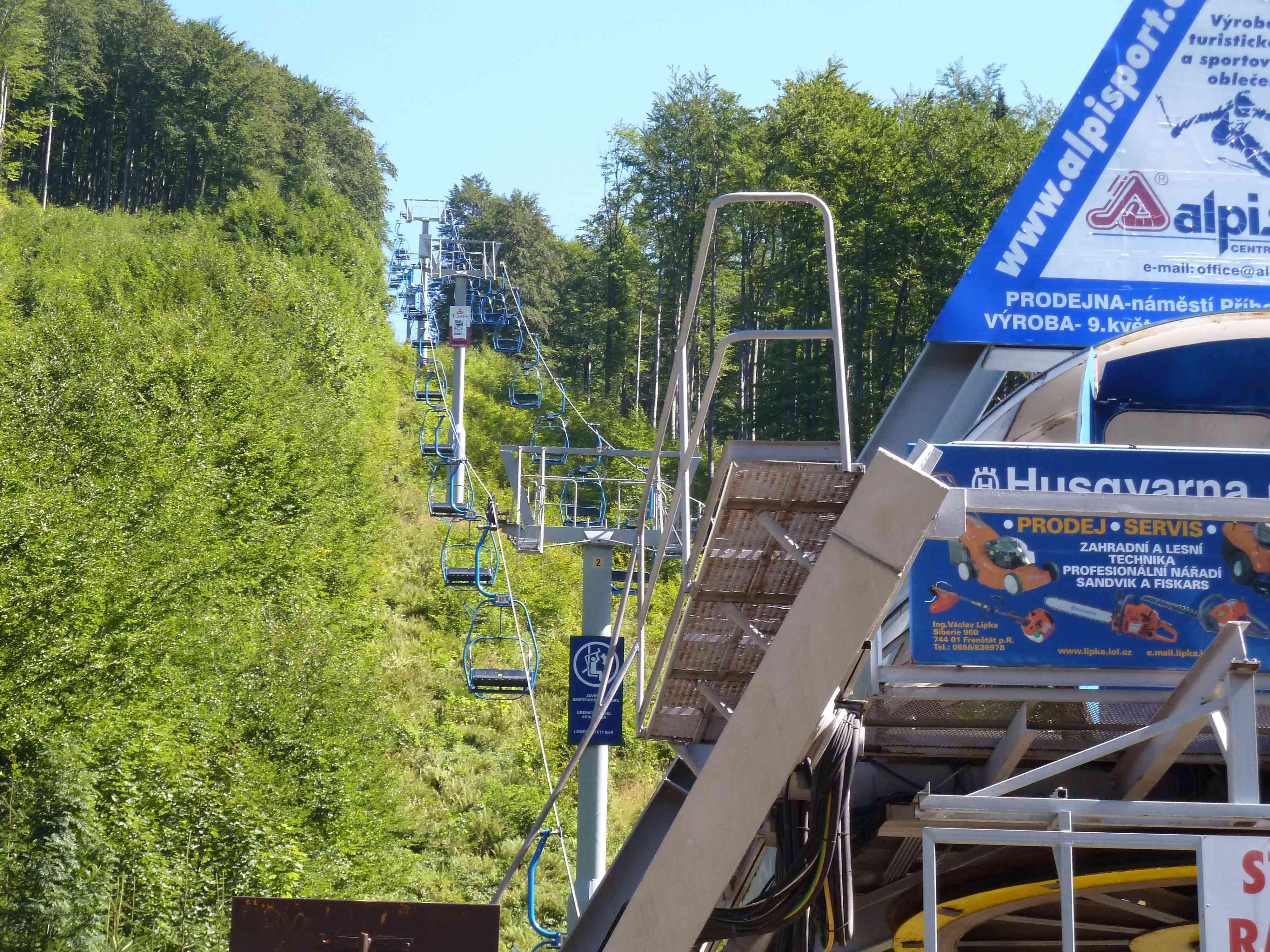 Lyžařské středisko Pustevny - půjčovna foto 4
