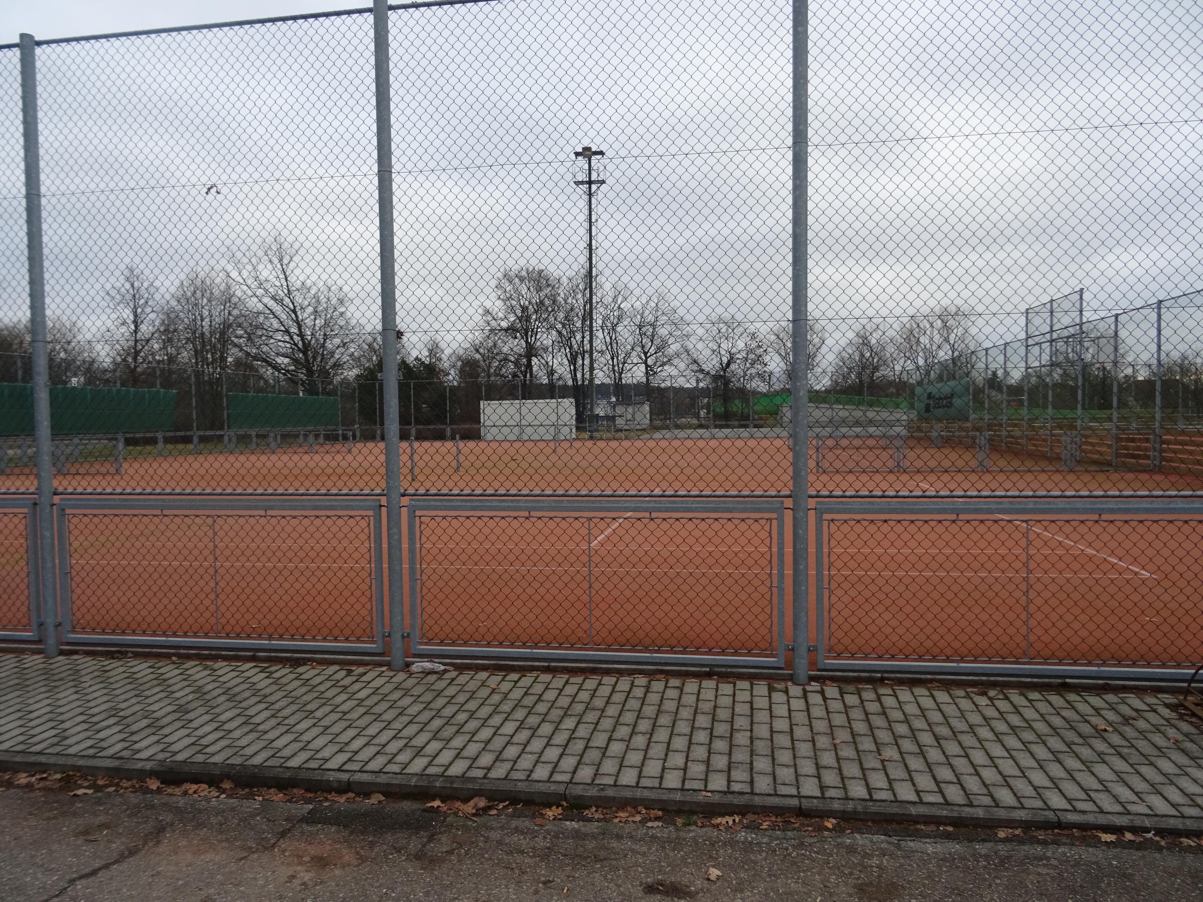 Tenisové kurty TJ Lokomotiva Veselí