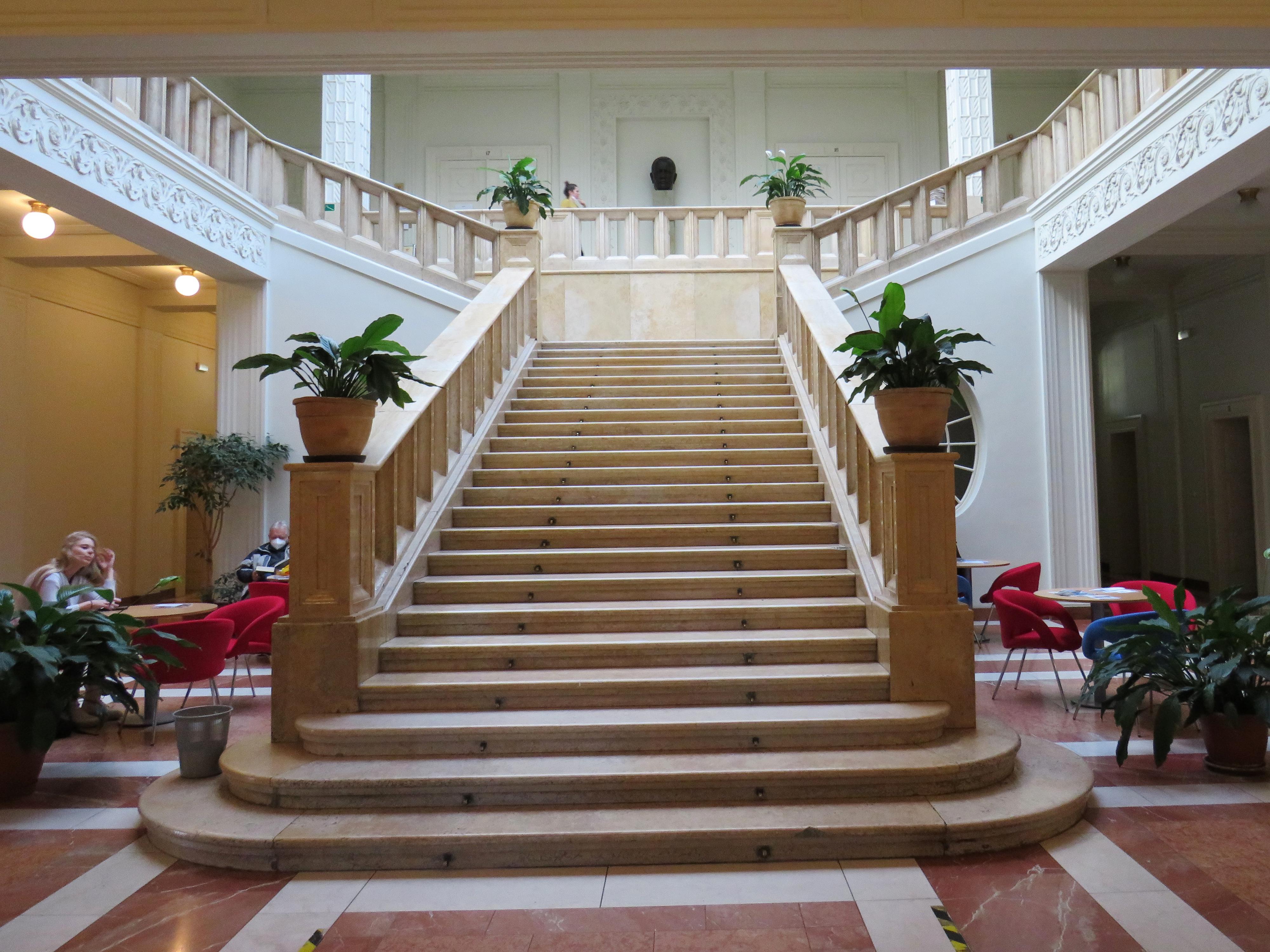 Knihovna Petra Bezruče v Opavě foto 4