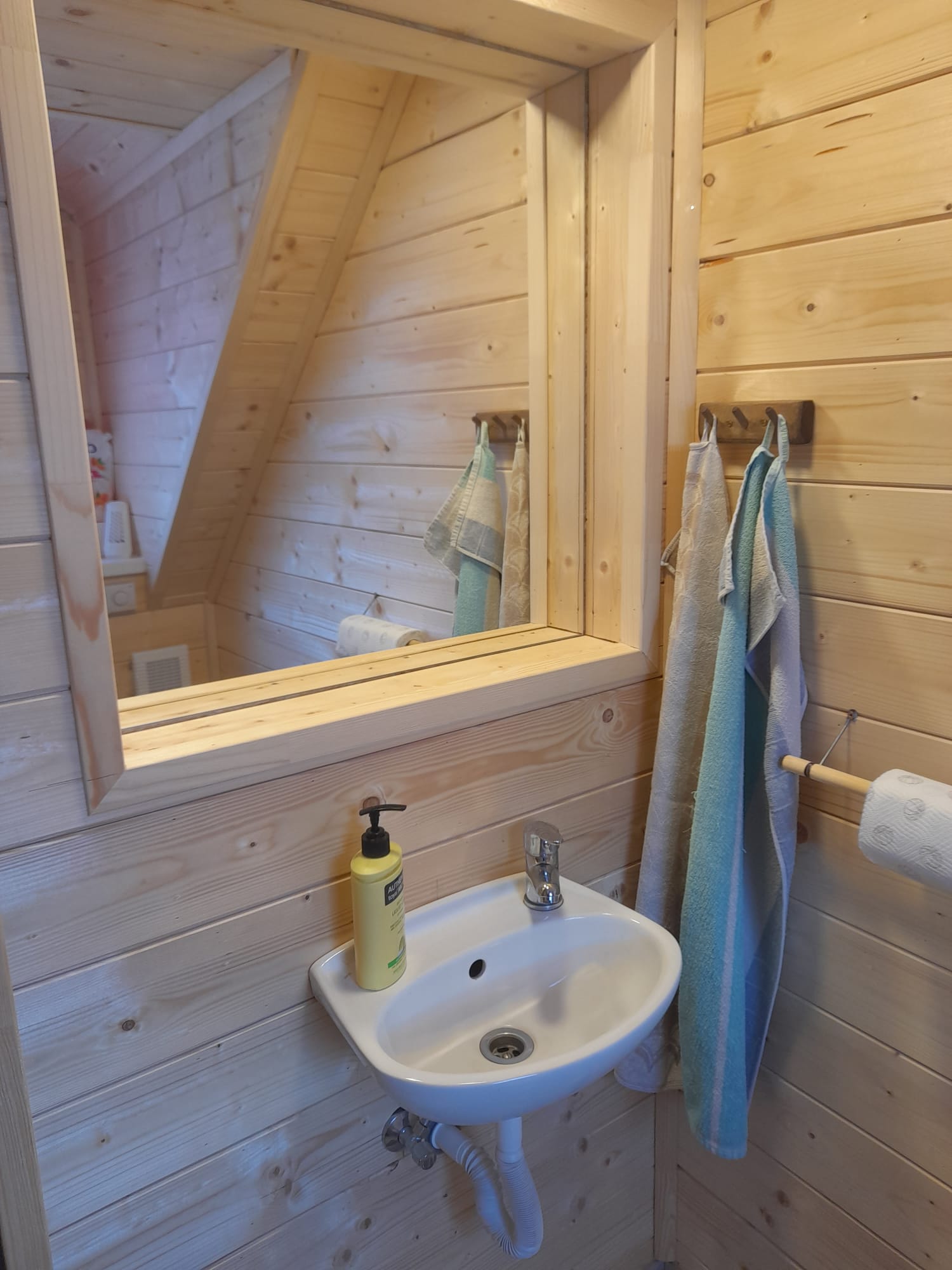 Roubenka u potoka Výprachtice foto 2