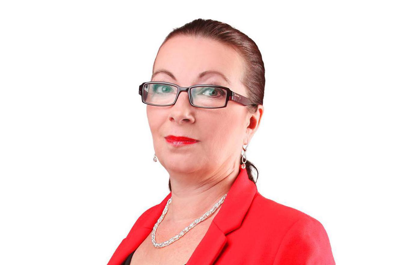 Iva Mizlerová - realitní makléřka RE/MAX G8 Reality