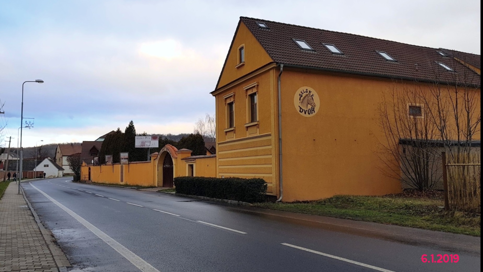 Restaurace Selský dvůr foto 3