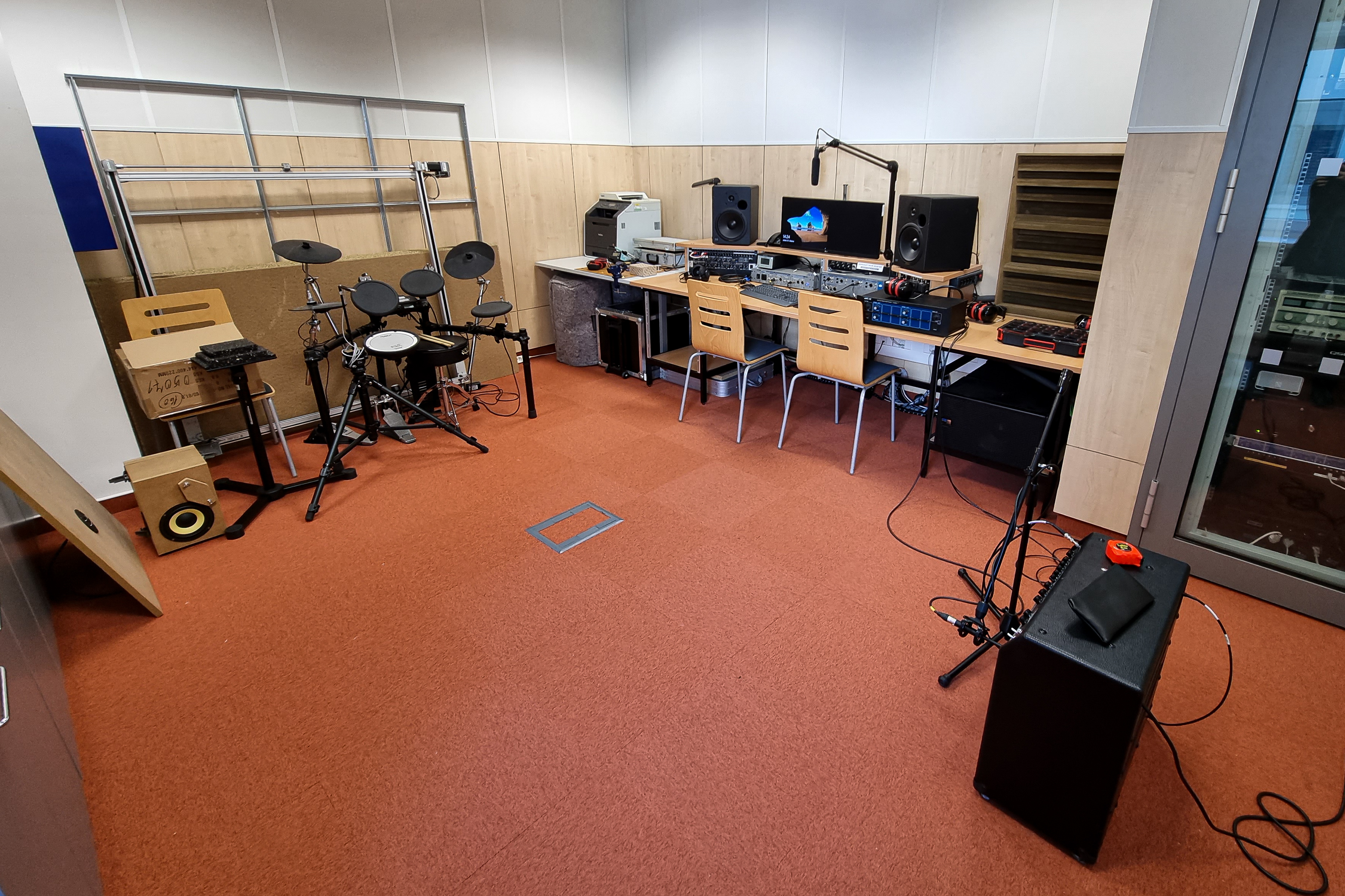 Vysoké učení technické v Brně - Fakulta elektrotechniky a komunikačních technologií foto 3