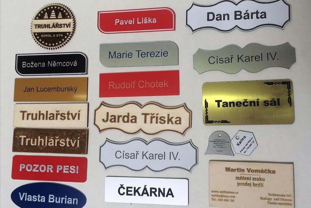 Dveřní a jiné štítky