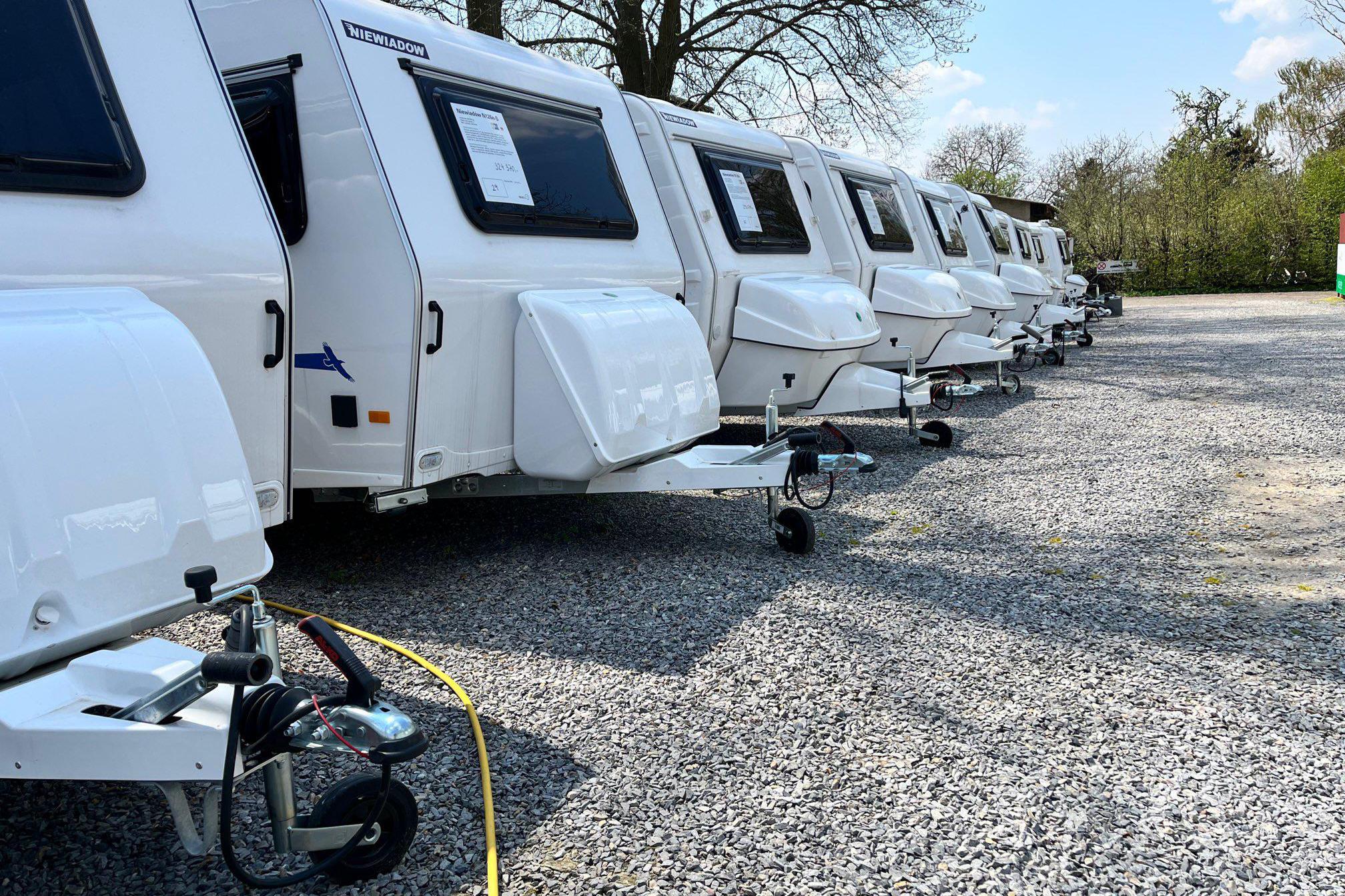 Půjčovna karavanů, přívěsů, obytných vozů Bydliky