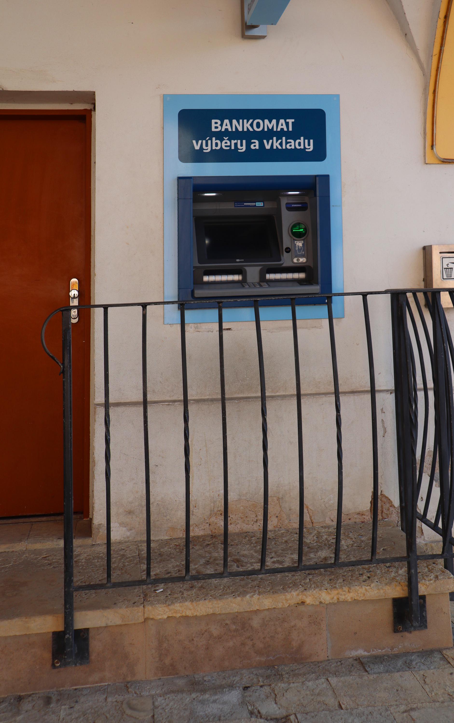 Bankomat České spořitelny foto 3