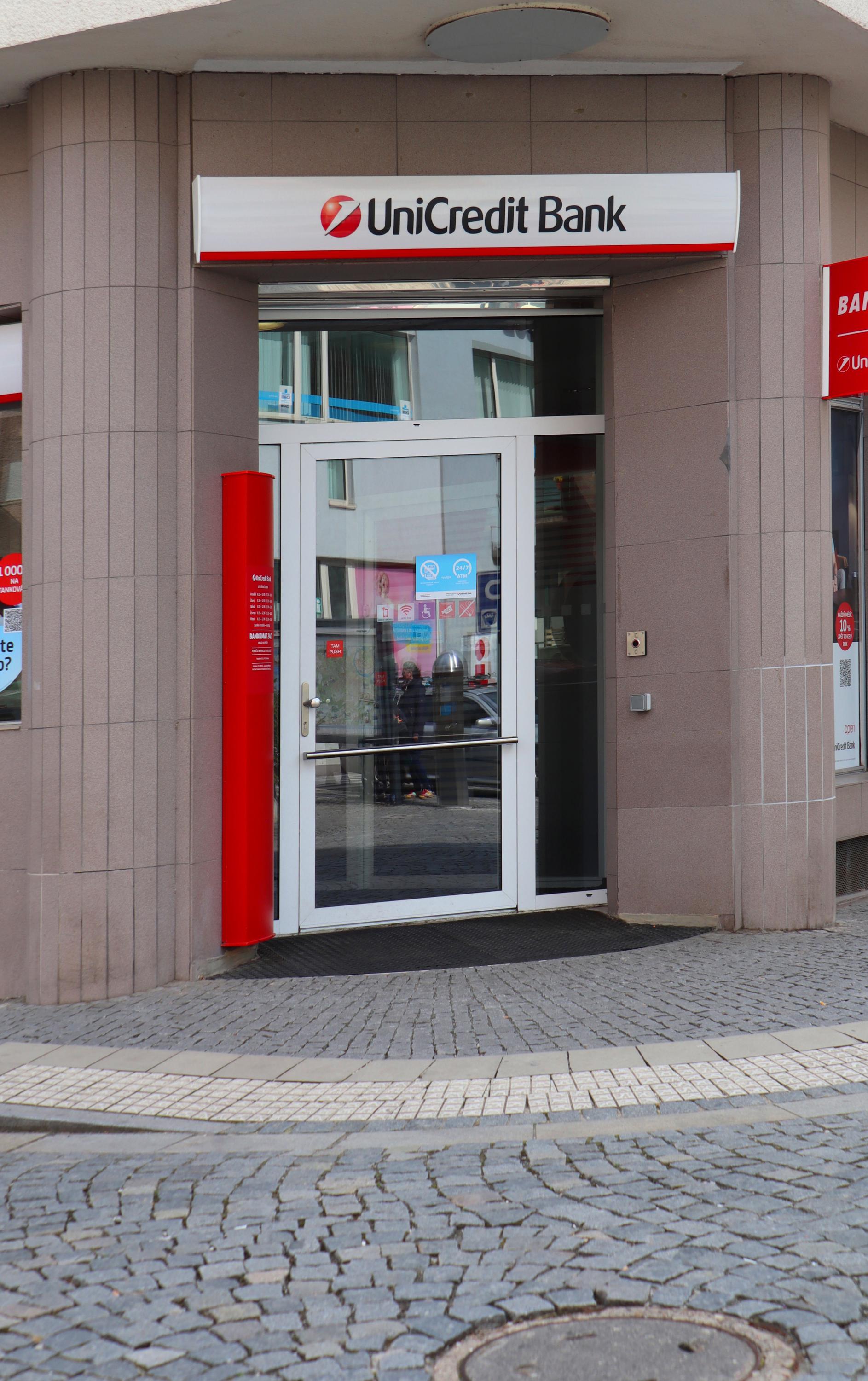 UniCredit Bank Czech Republic and Slovakia, a.s. foto 3