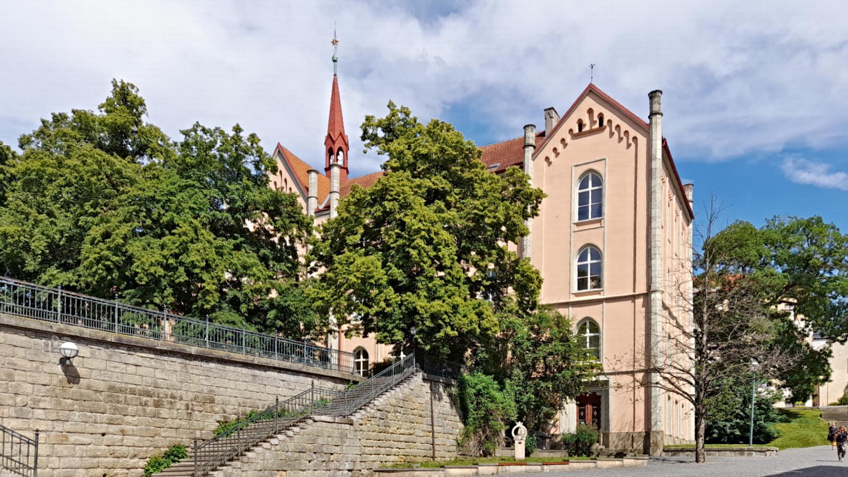 ZŠ Chrudim, Školní náměstí foto 4