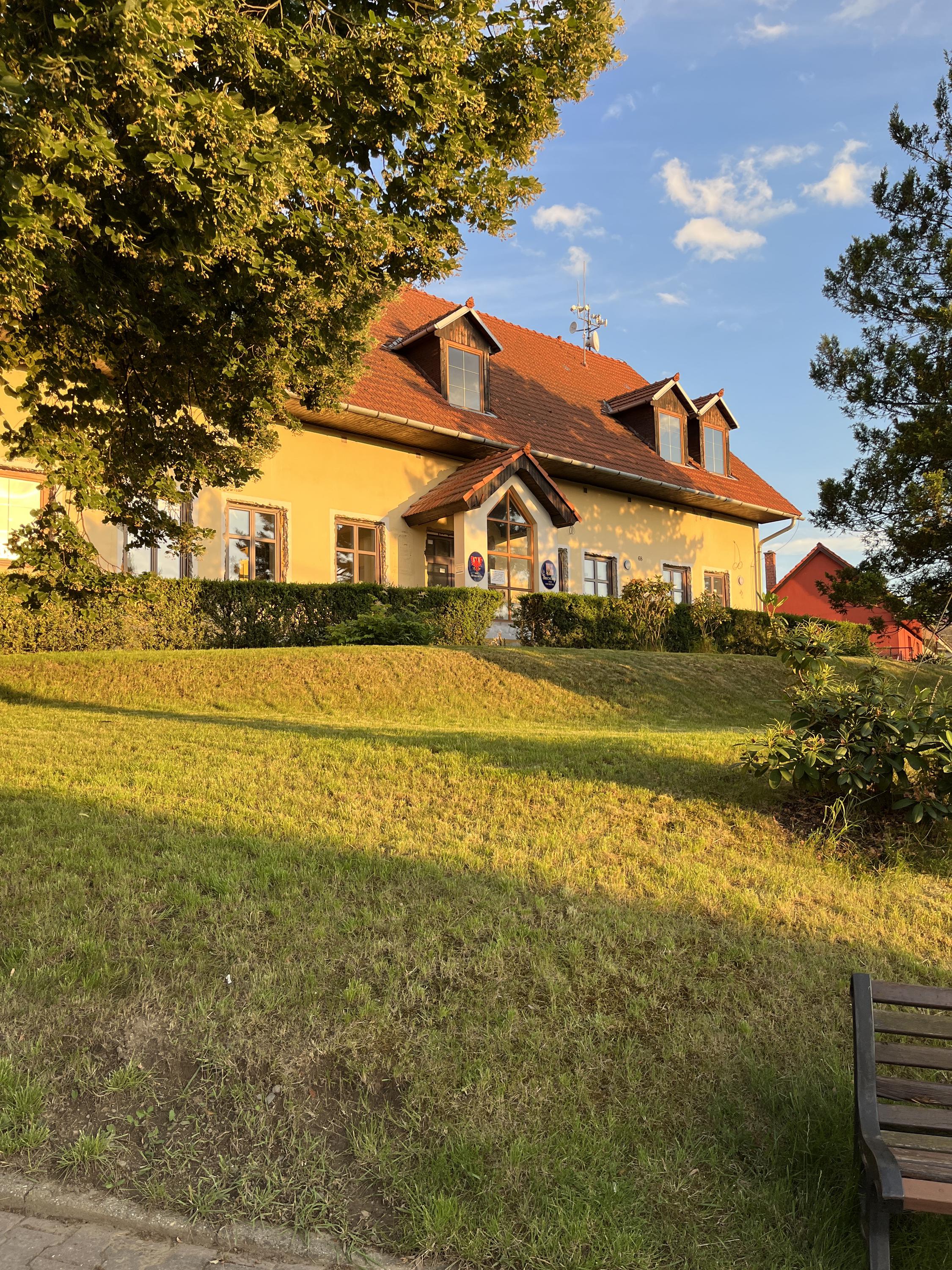 Týn nad Bečvou - obecní úřad foto 3