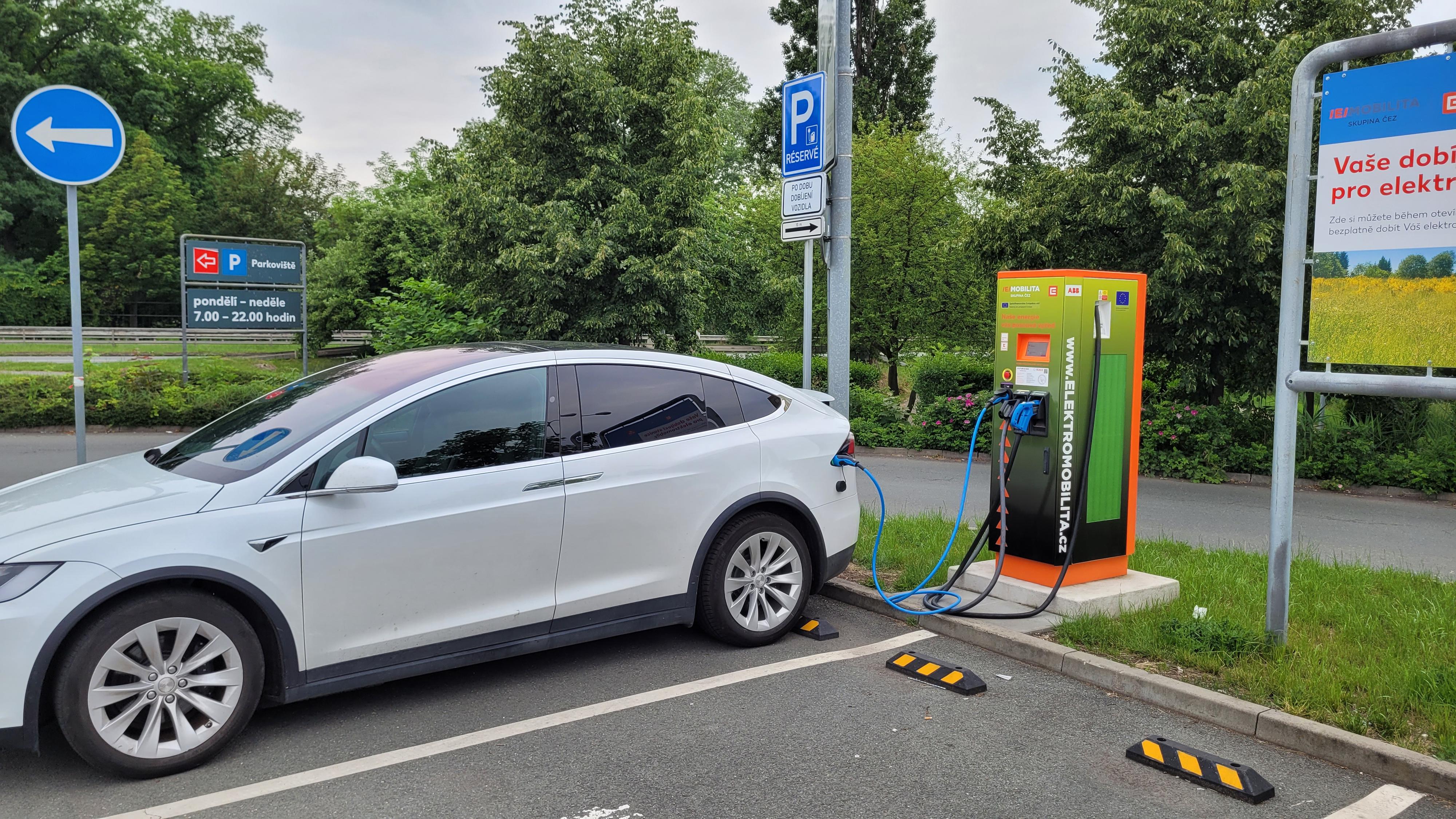 Nabíjecí stanice ČEZ foto 2