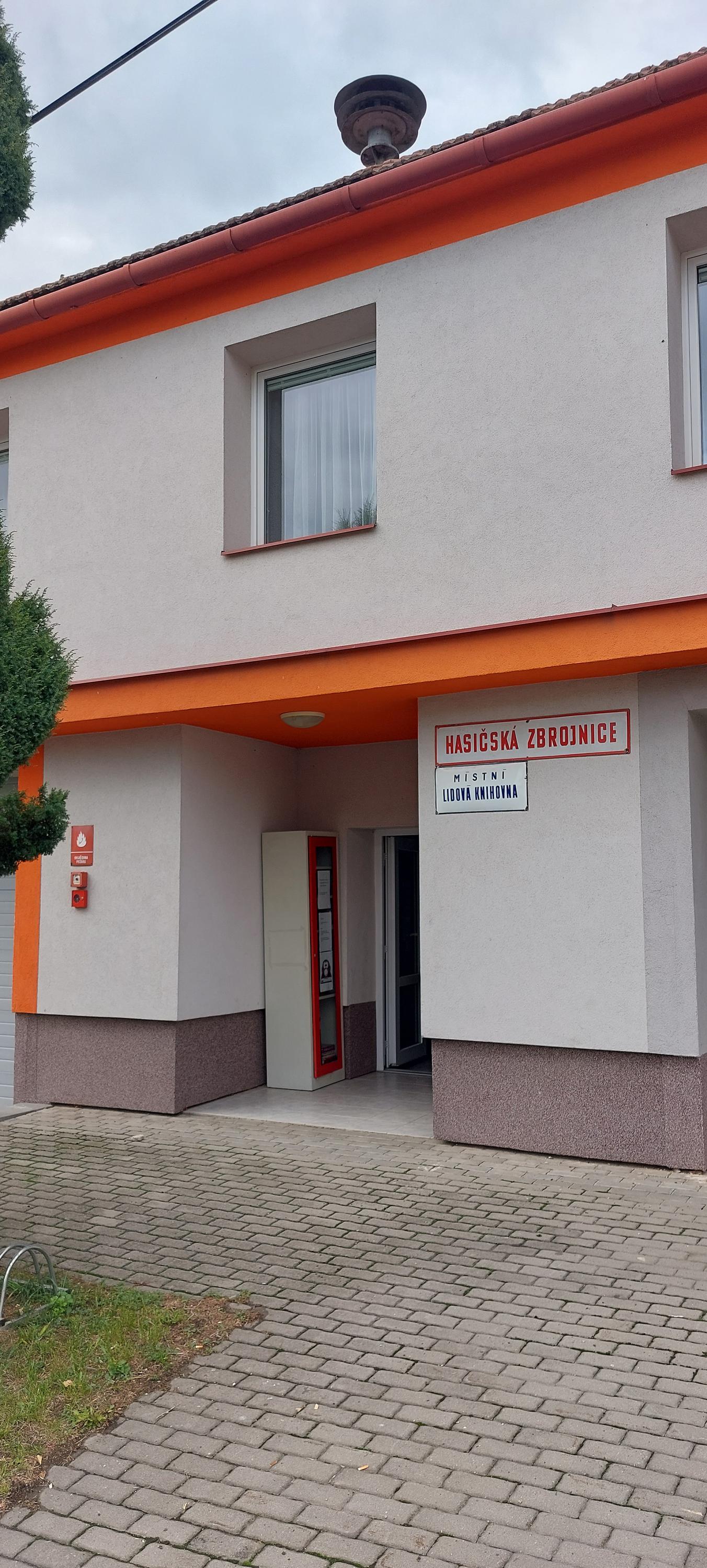 Obecní knihovna Hostišová foto 2