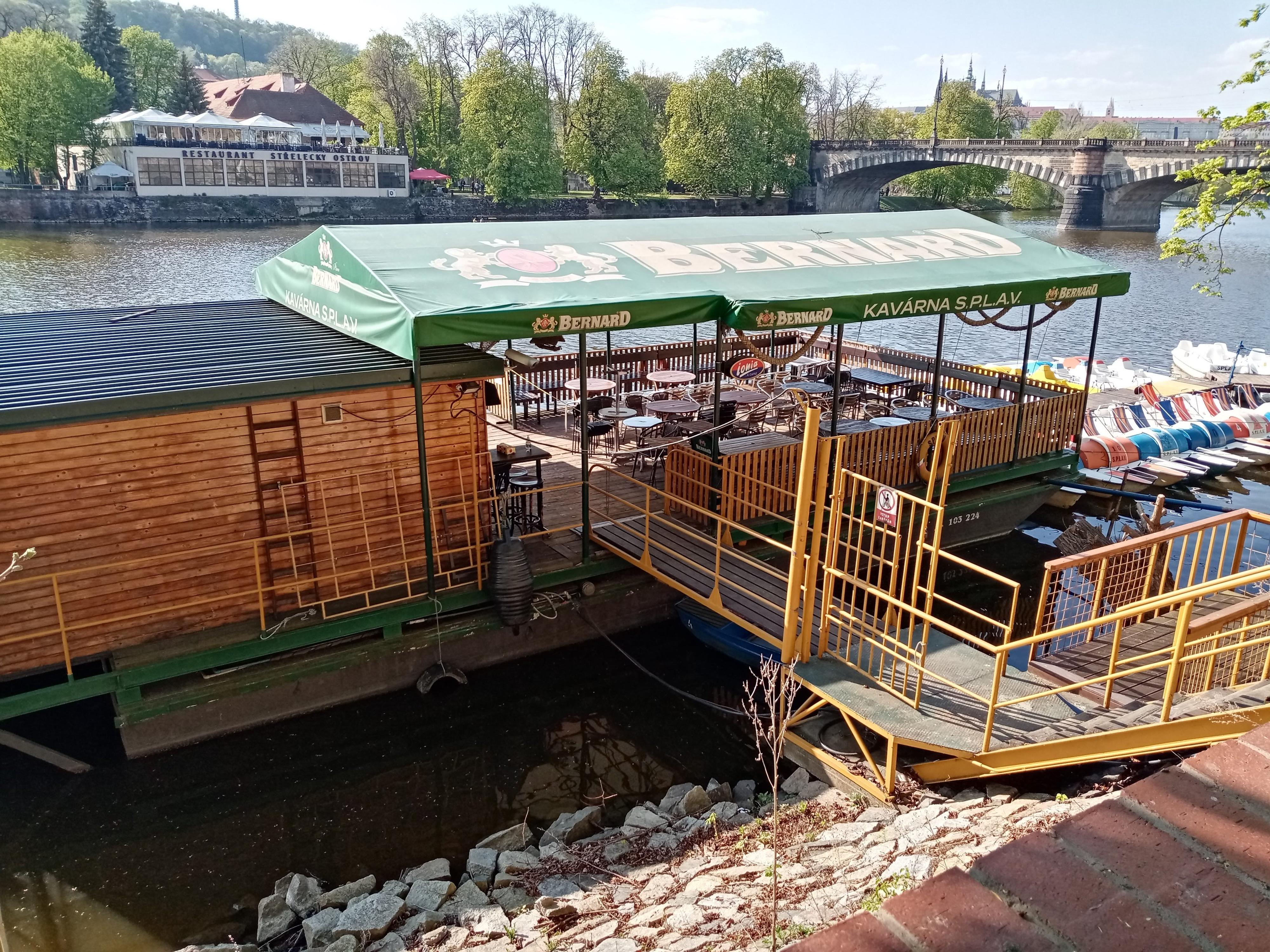 Půjčovna lodiček a šlapadel Slovanka foto 6
