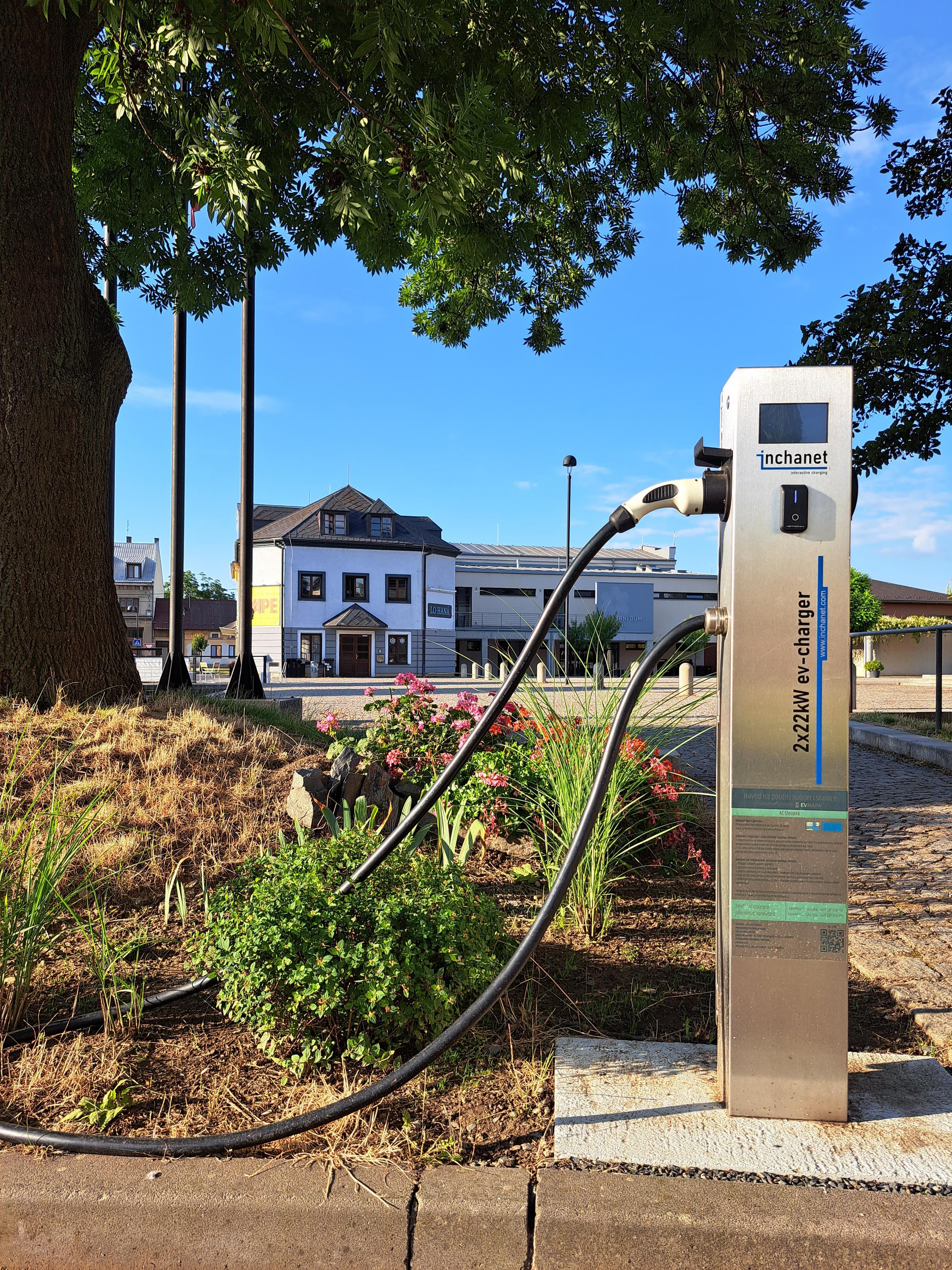 Nabíjecí stanice pro elektromobily foto 5