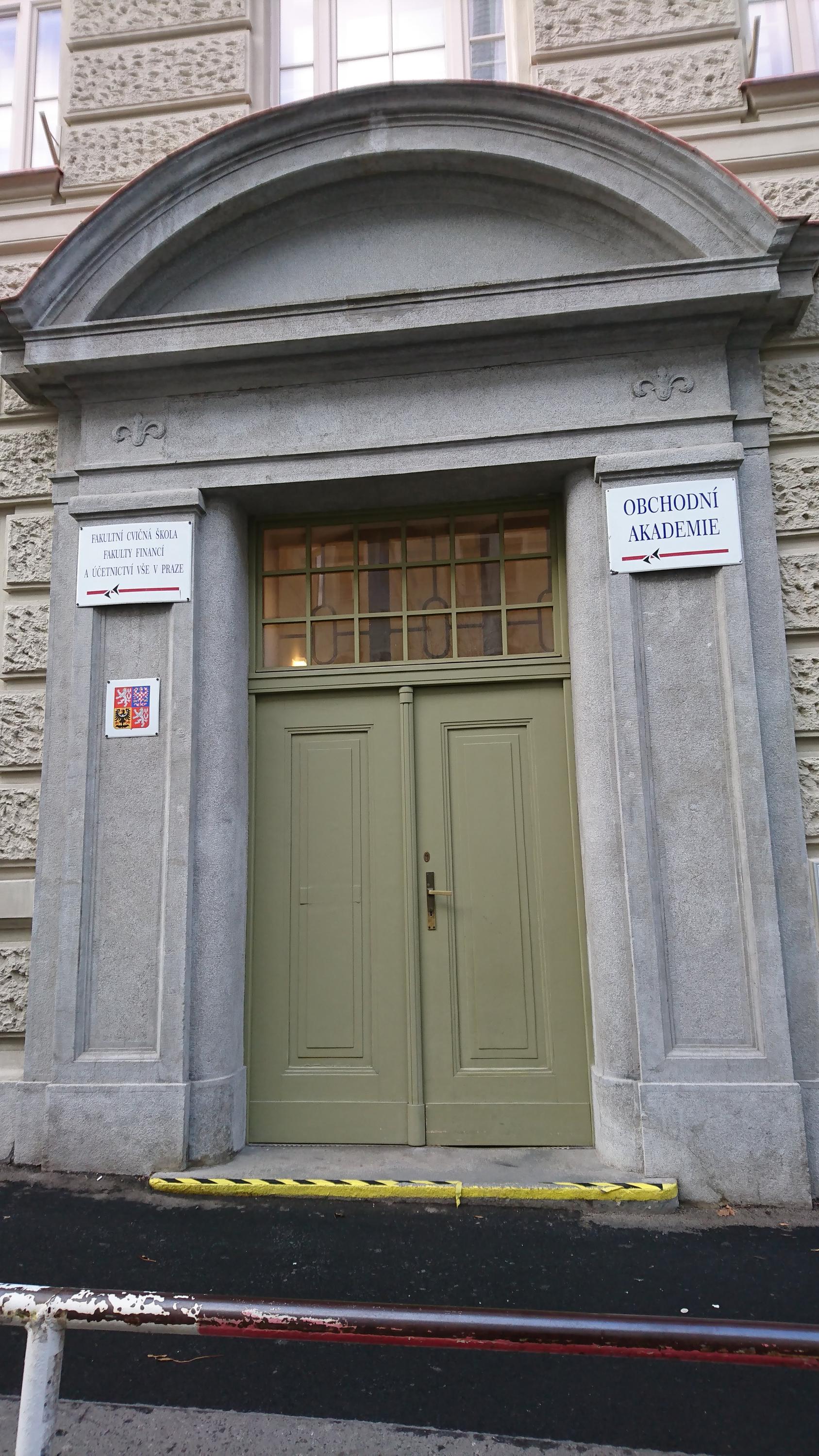 Obchodní akademie Praha 3, Kubelíkova 37 foto 4