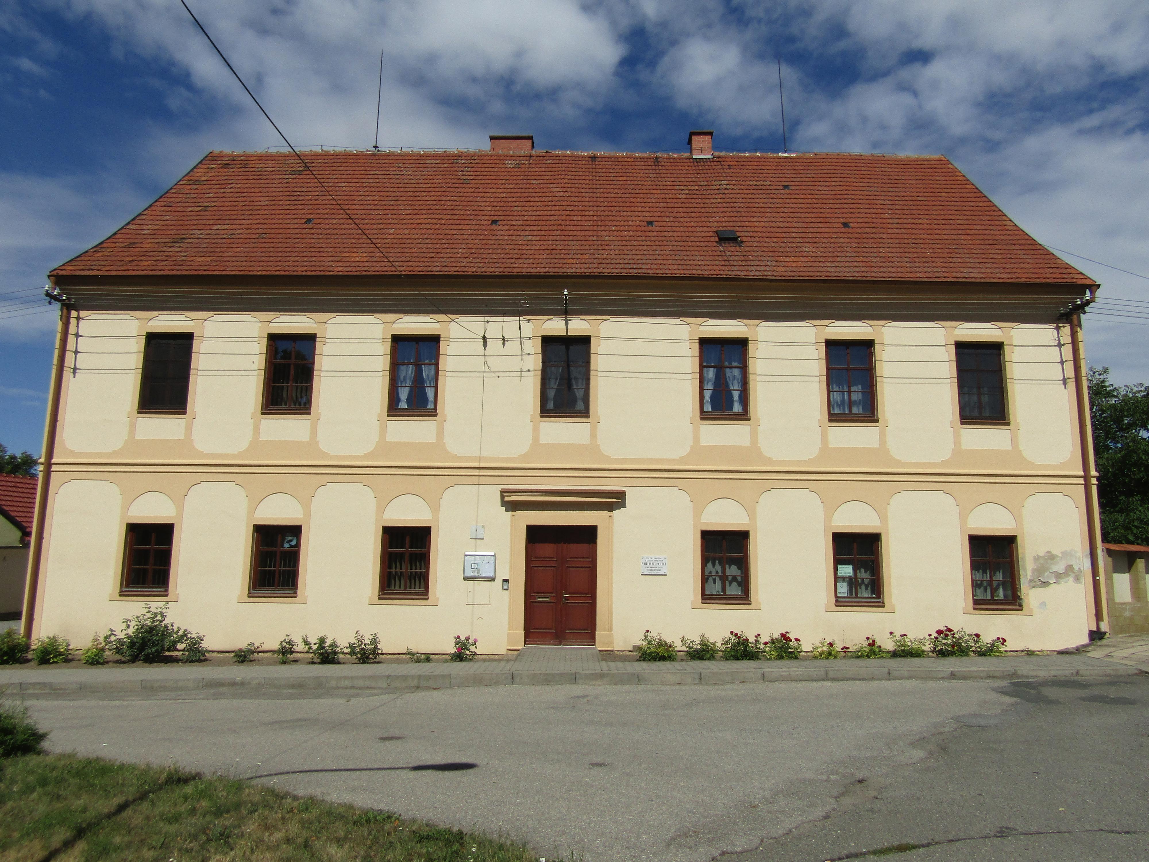 Obecní knihovna Šaratice foto 2